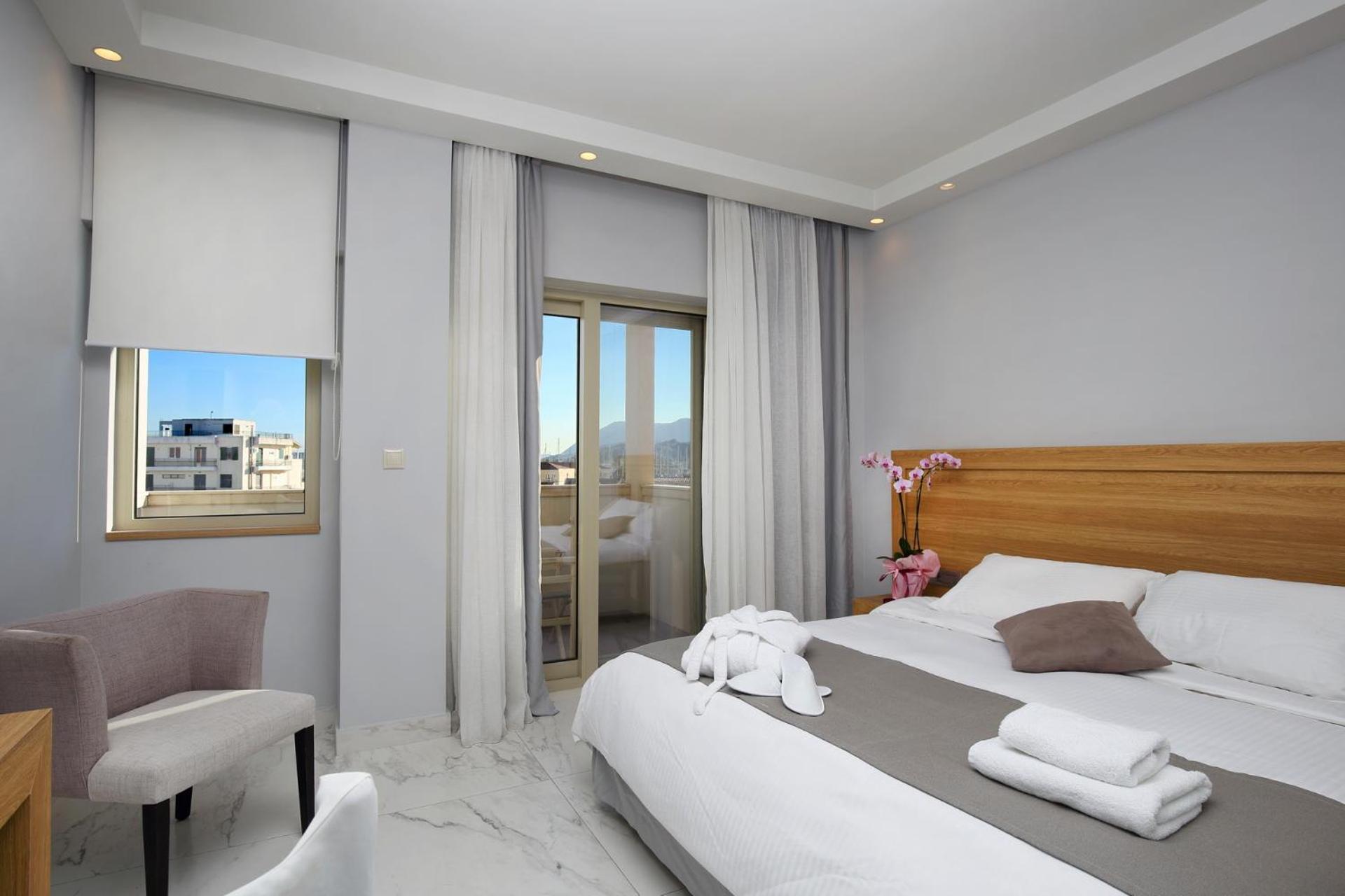 Double or Twin City View Room