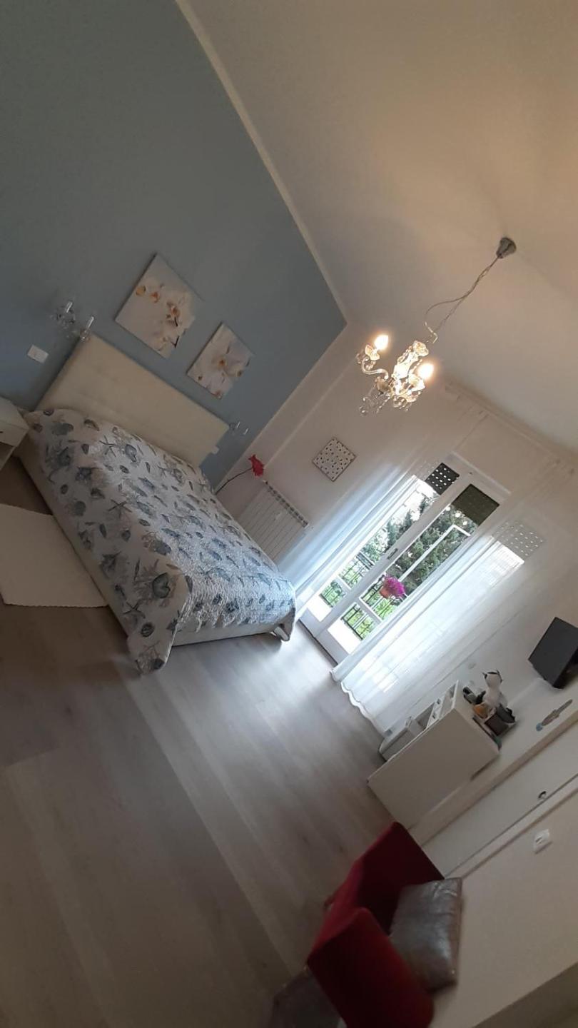 Deluxe Double Room (2 Adults + 1 Child) photo 1