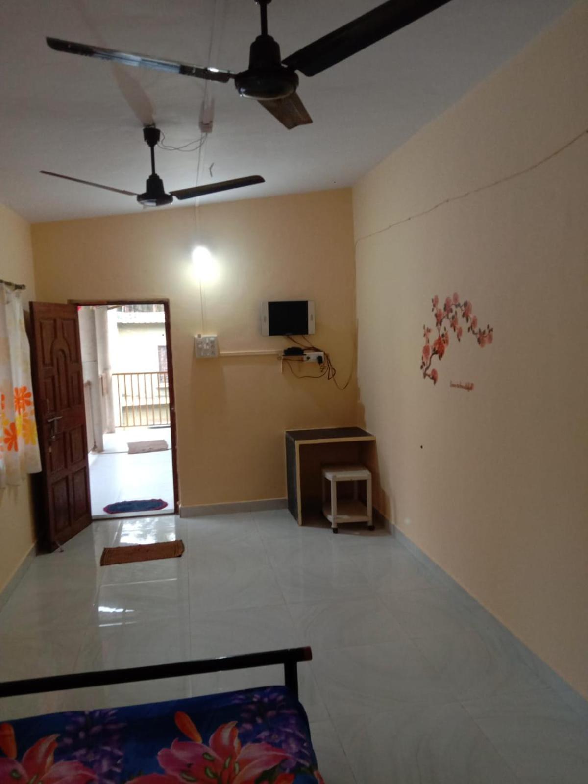 Family Room with Private Bathroom photo 1