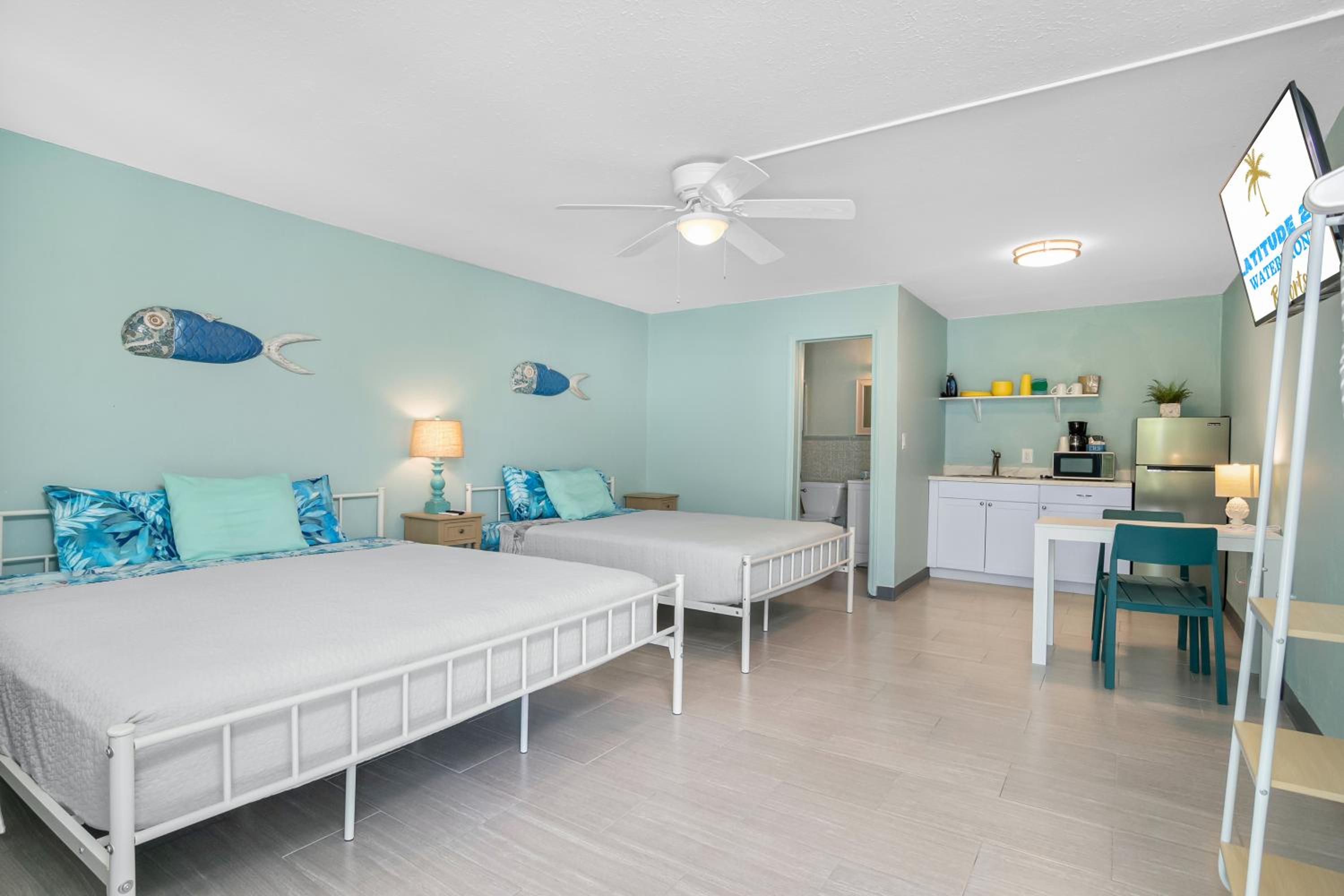 Deluxe Studio - Two Queen Beds with Kitchenette & Garden View