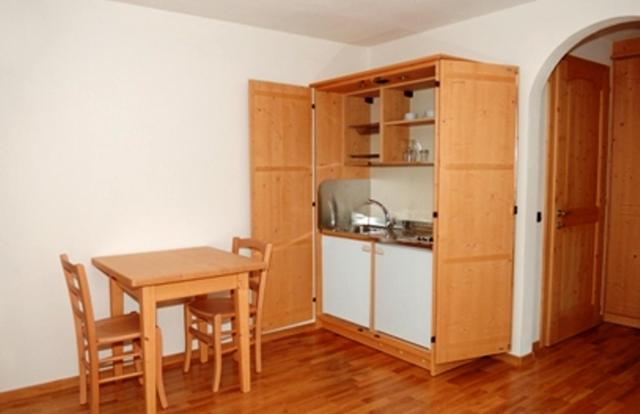 Family Room (2 Adults + 2 Children) - Photo 2