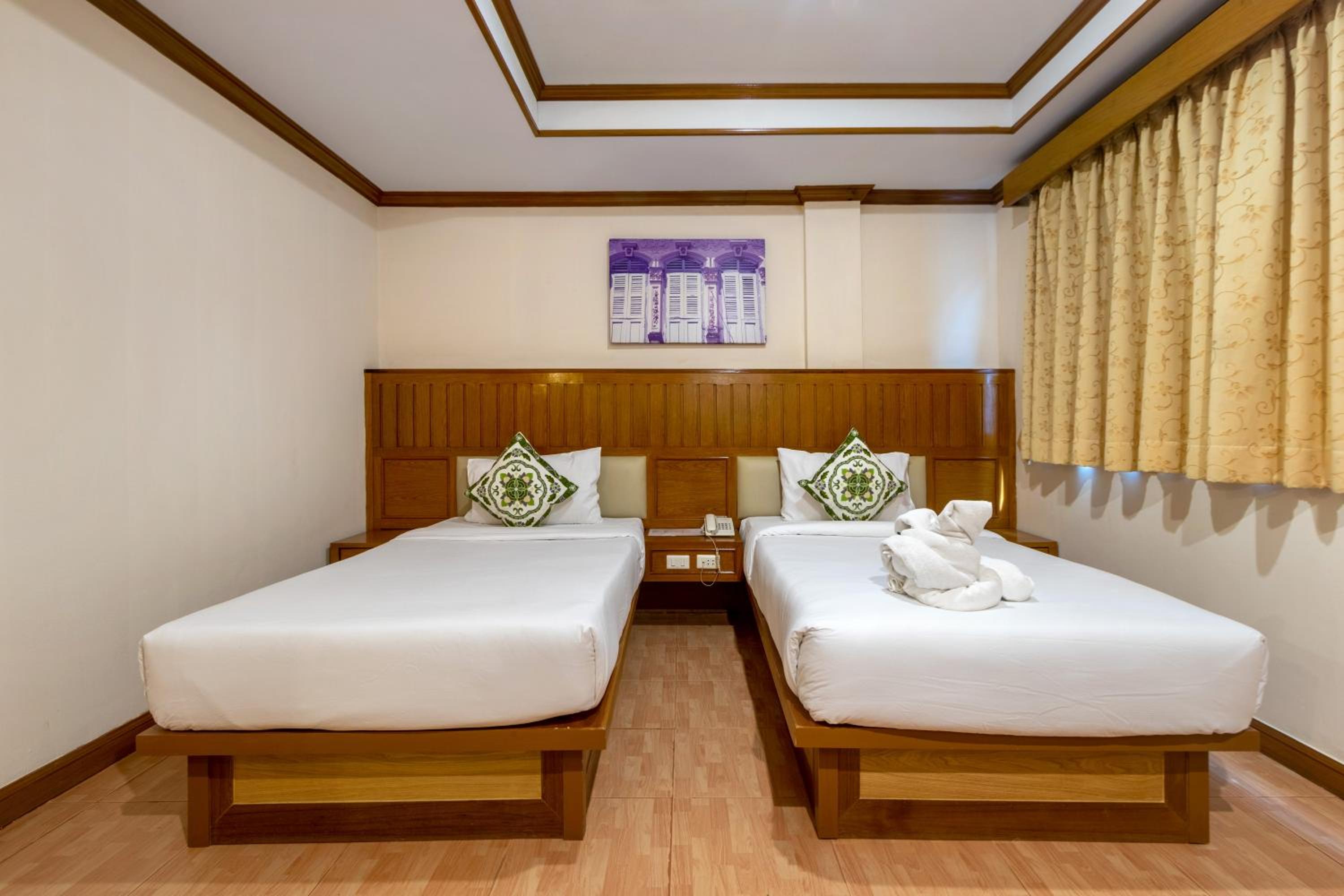 Standard Twin Room