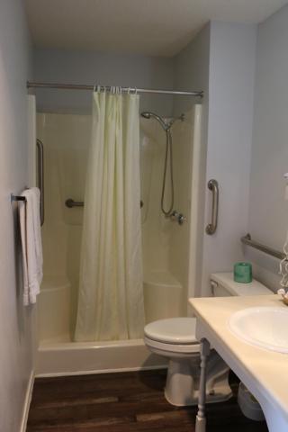 Queen Room - Disability Access photo 3