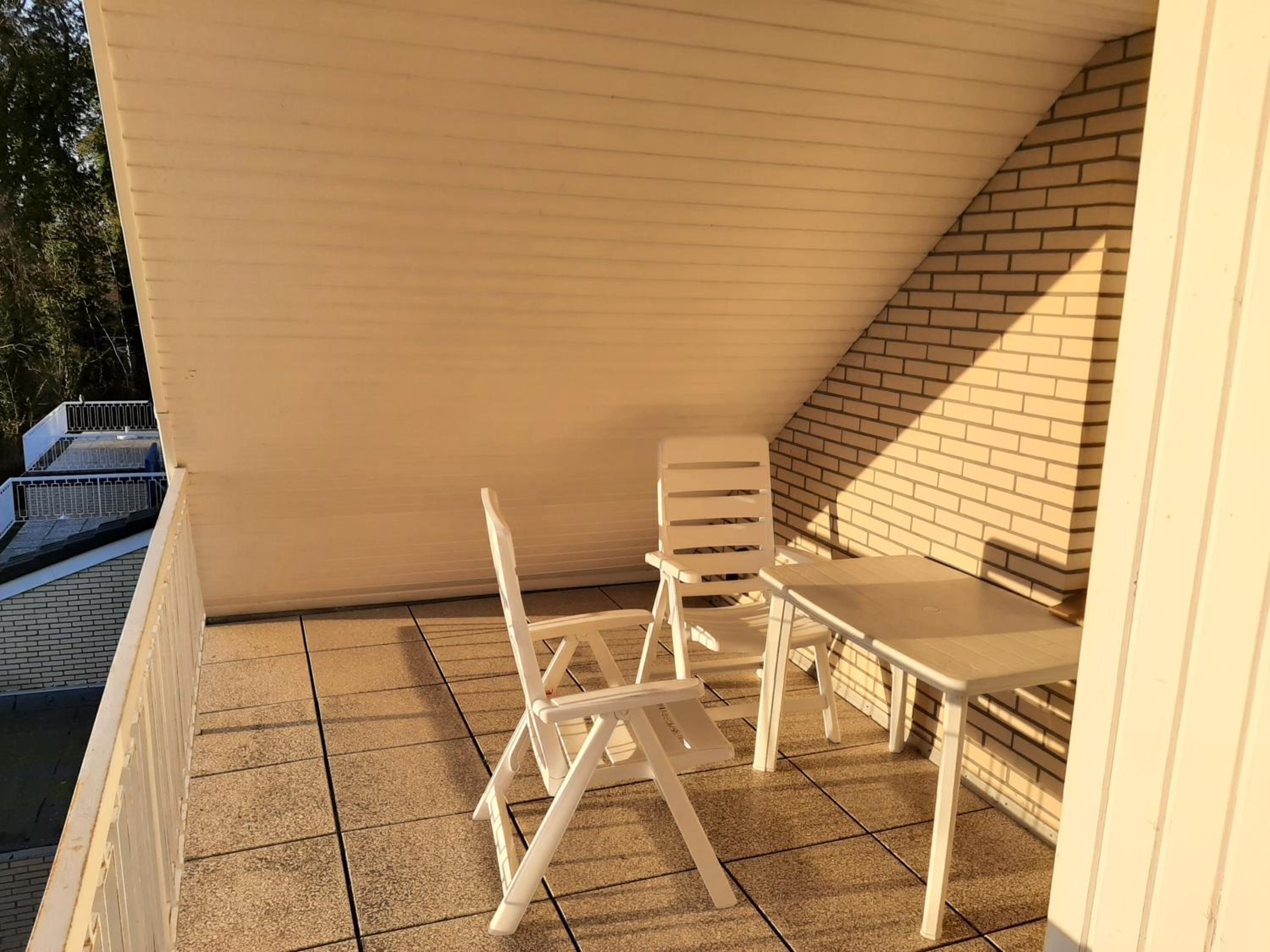 Apartment with Balcony photo 2