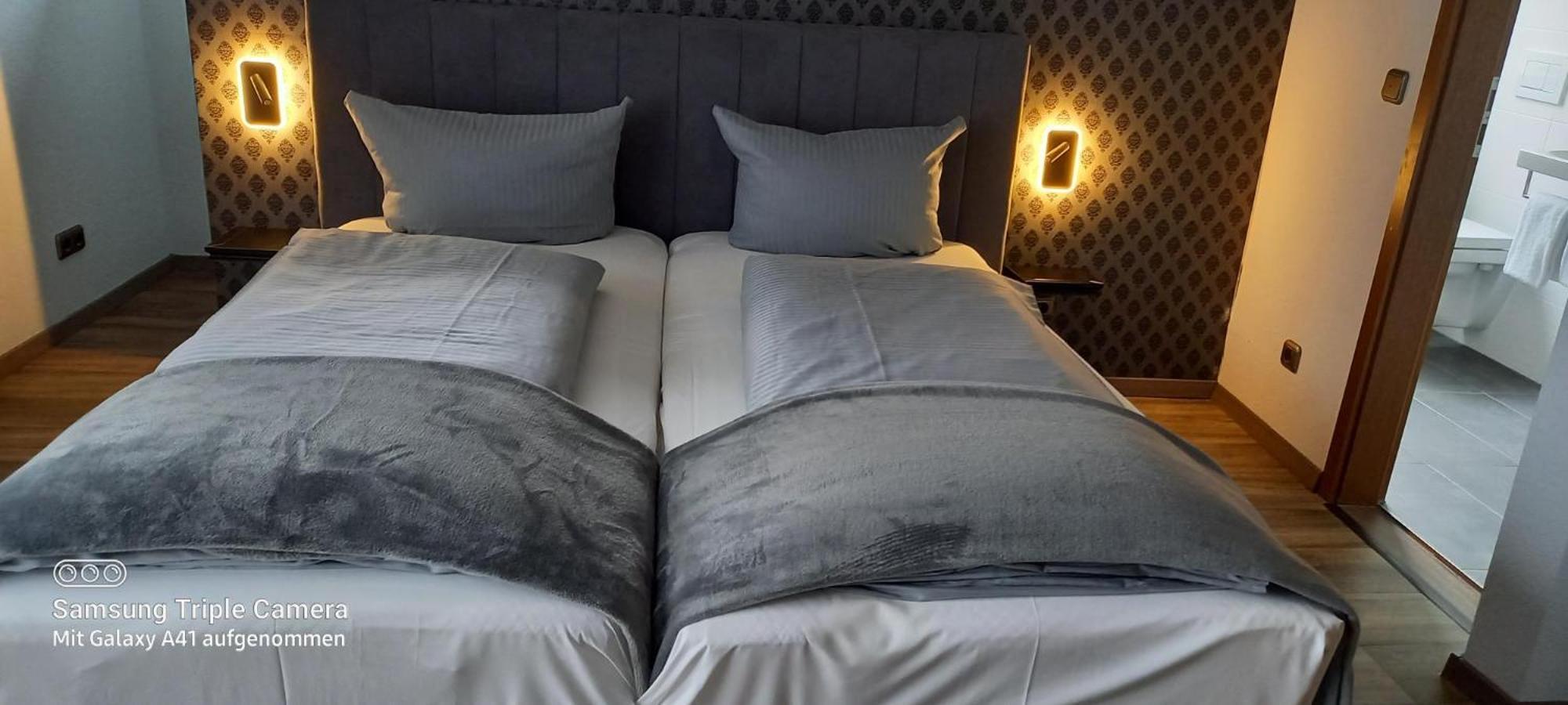 Double Room with Balcony photo 3