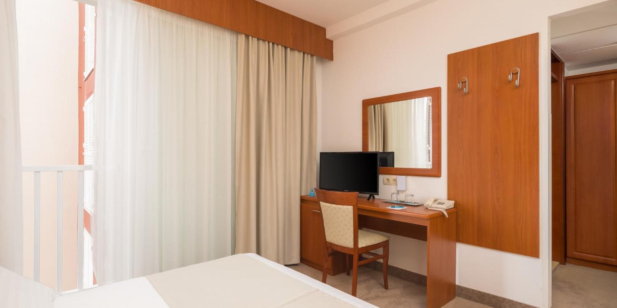 Standard Double Room - Photo 2