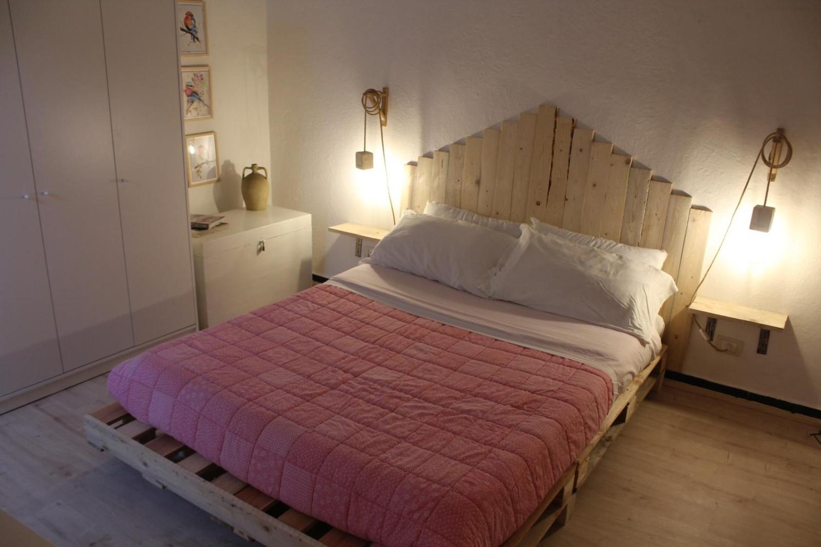 One-Bedroom House photo 1