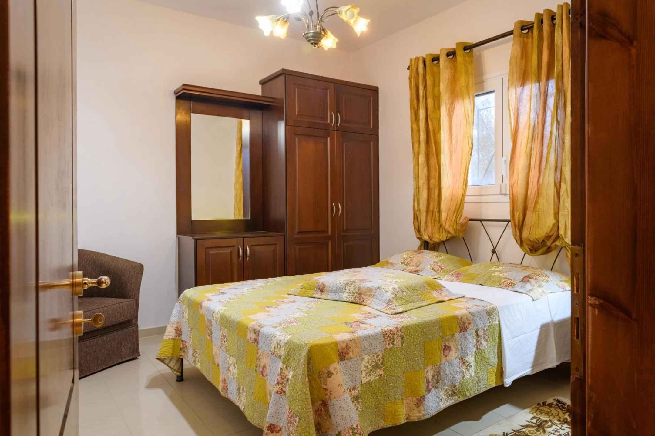 Villa photo 2