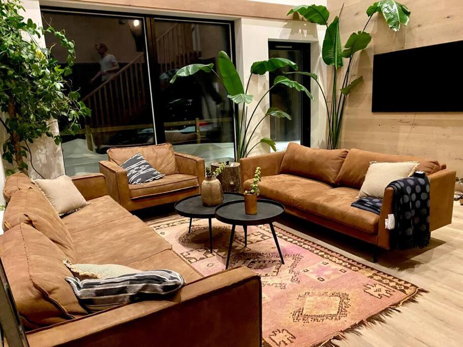 Villa photo 2