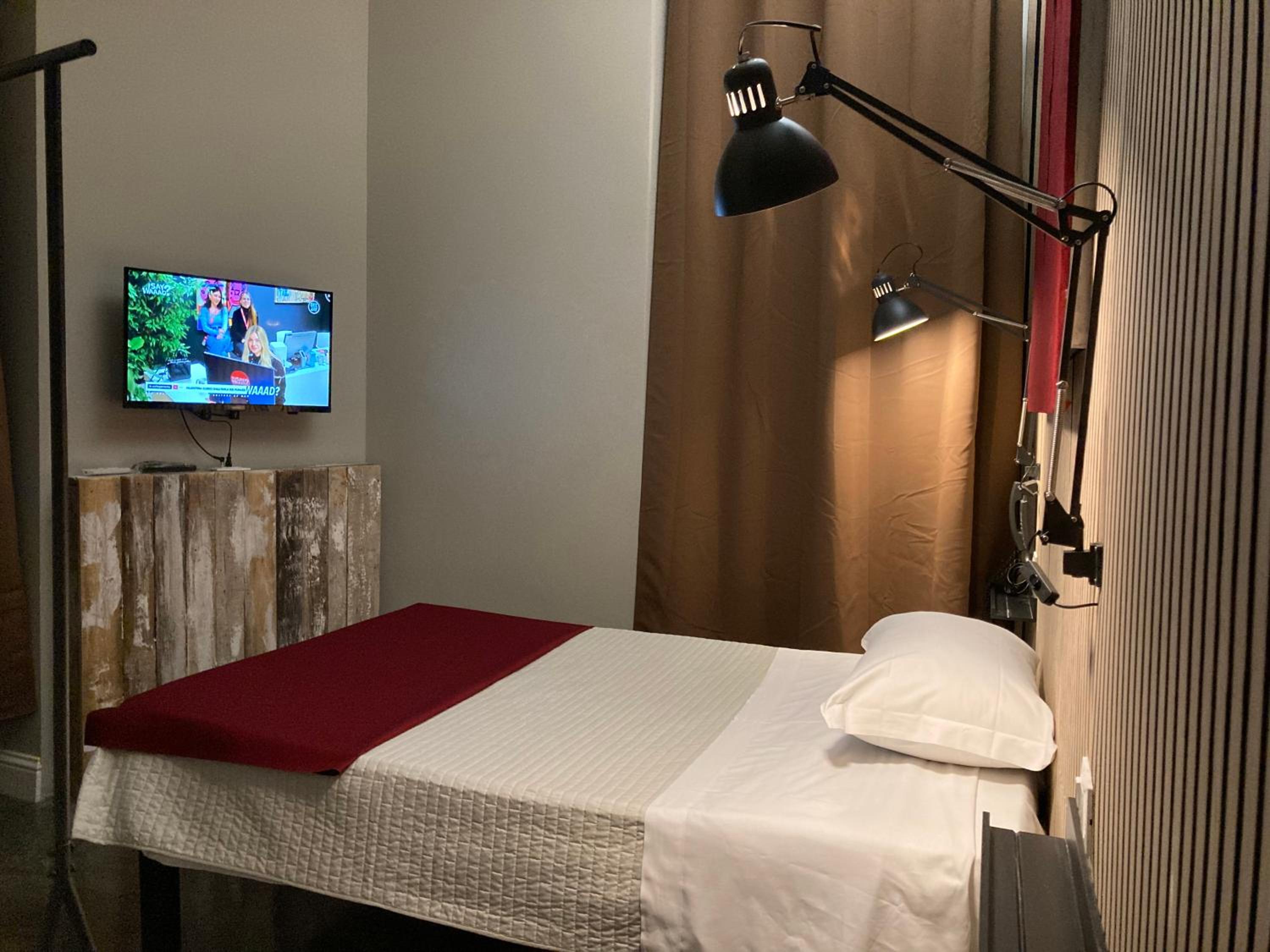 Single Room with Private Bathroom