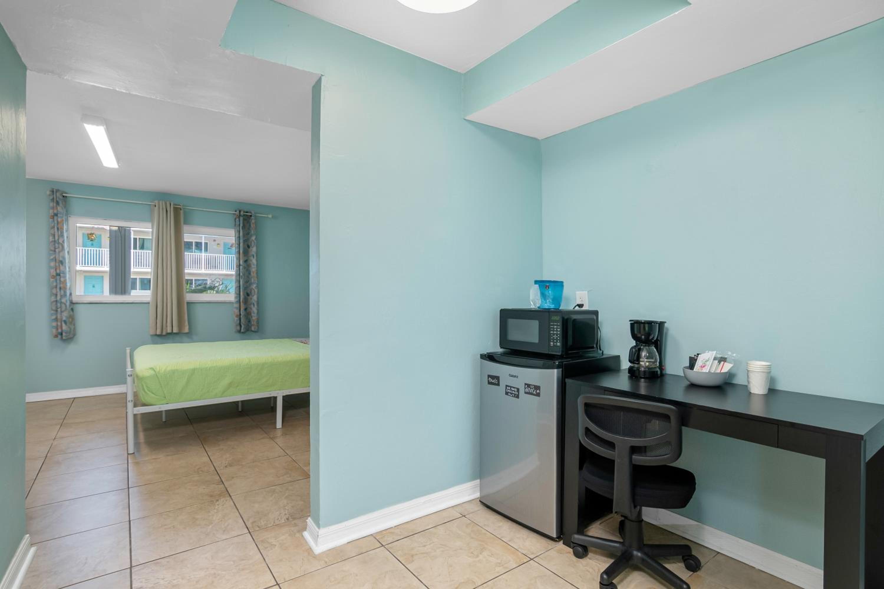 Deluxe King Suite - Photo 3