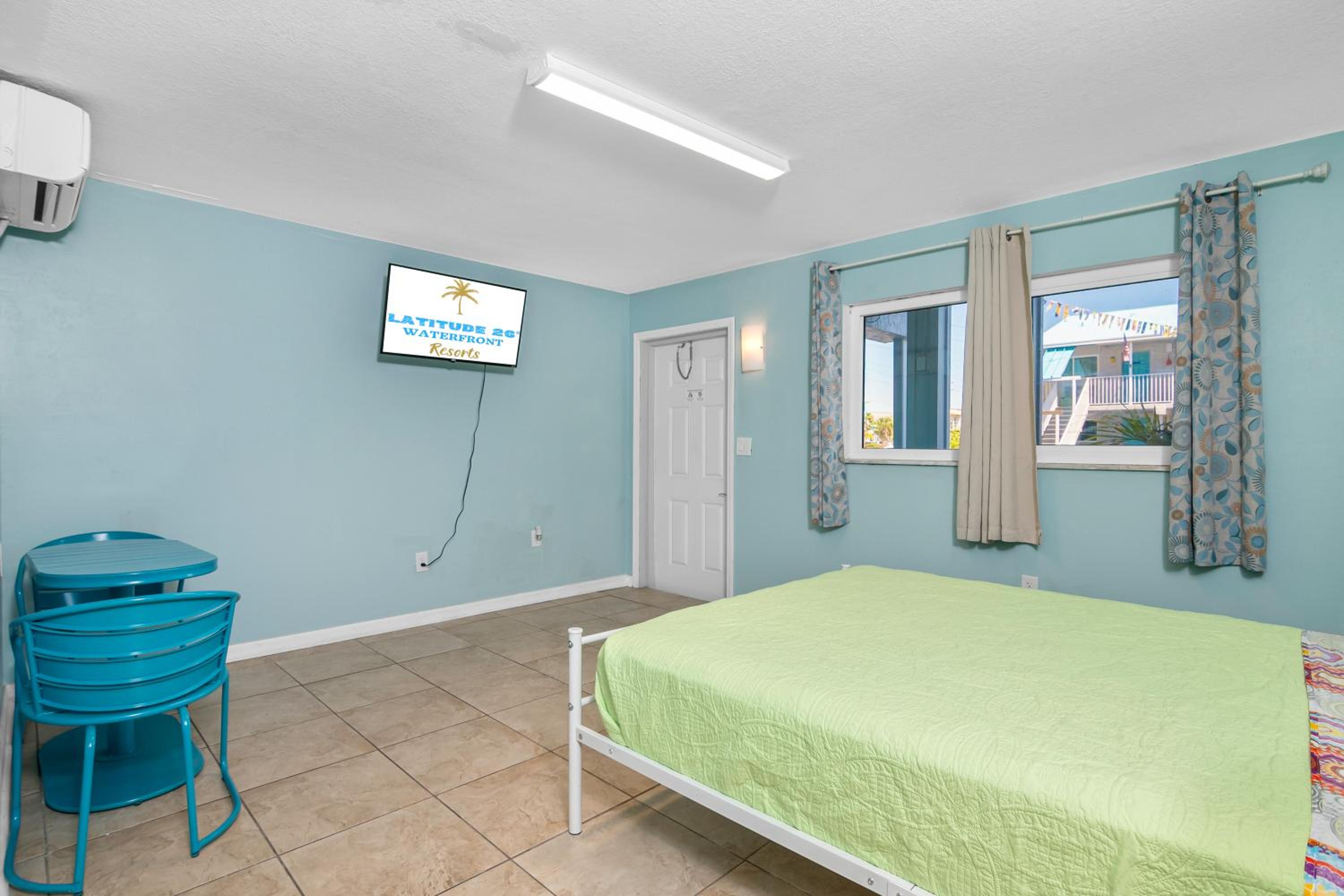 Deluxe King Suite - Photo 1