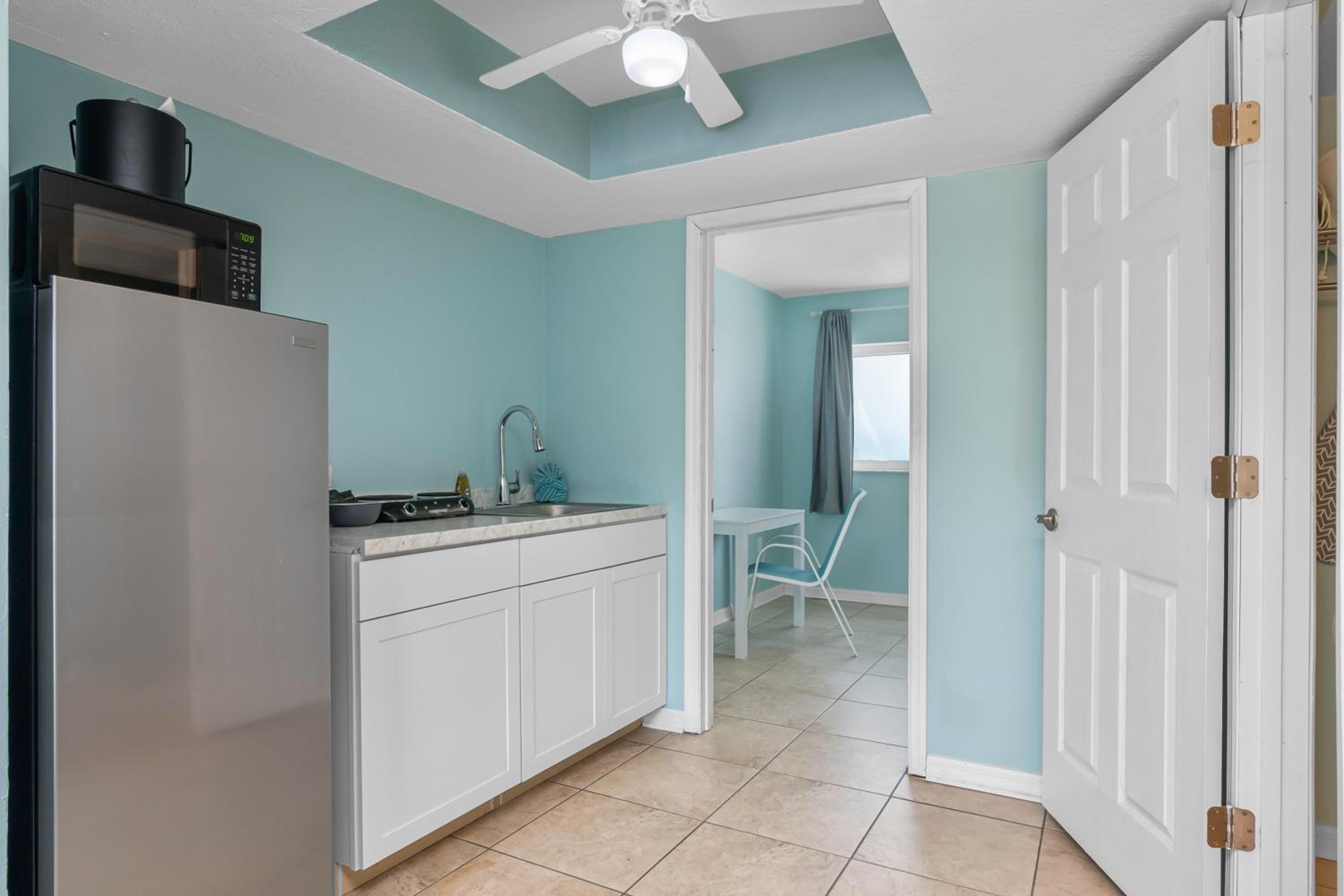 Two-Bedroom King Suite - Photo 5