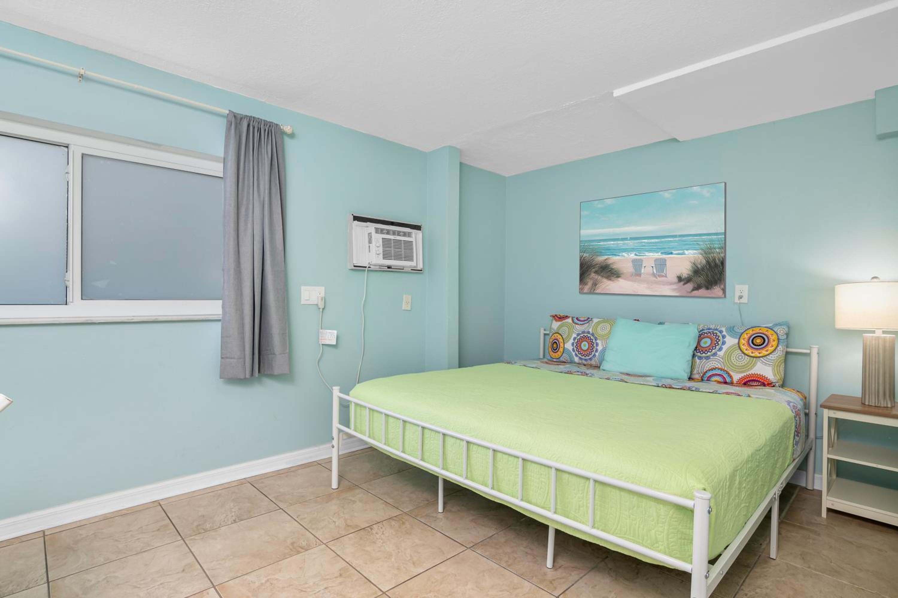 Two-Bedroom King Suite - Photo 4