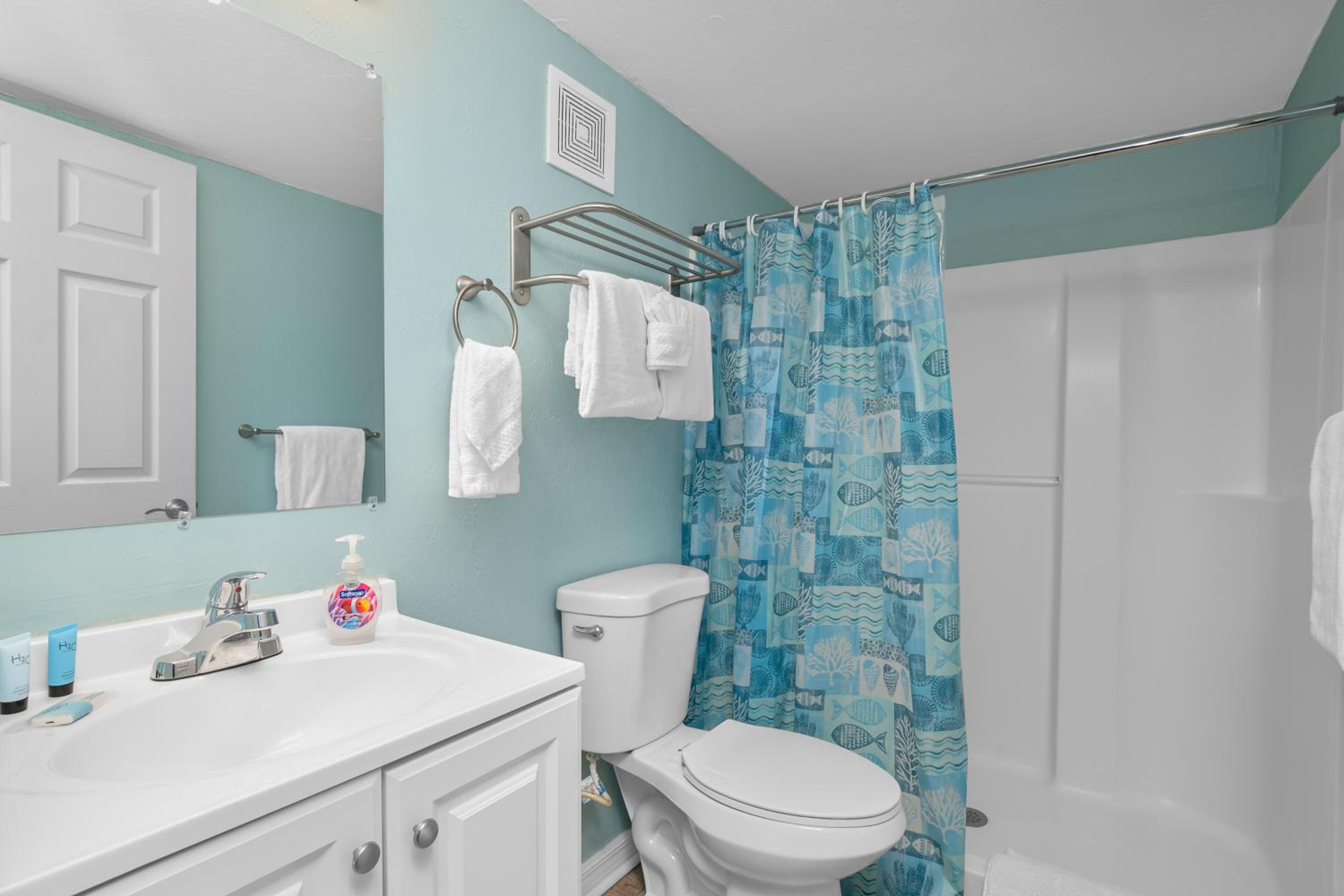 Standard King Room - Photo 4