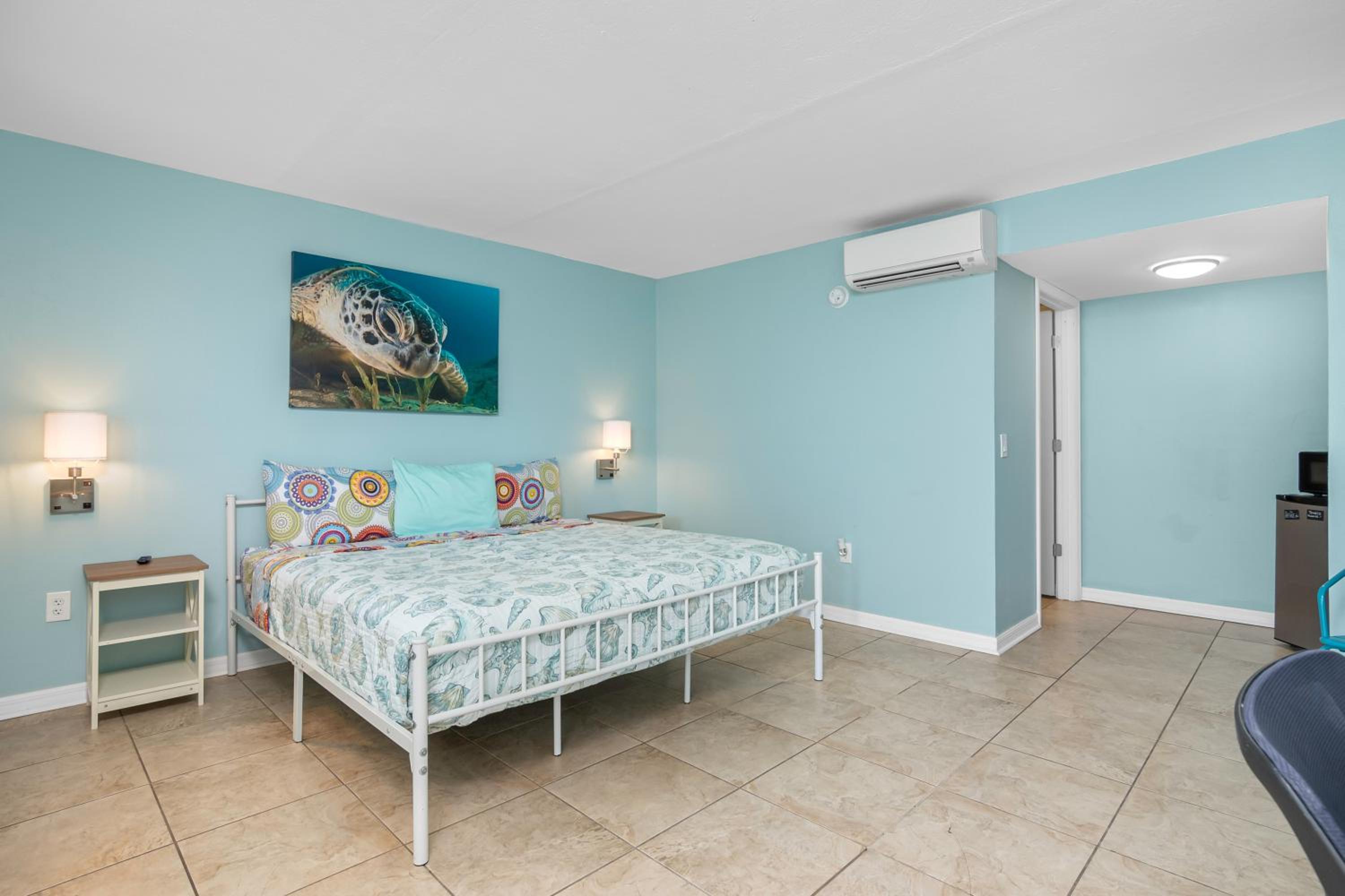 Standard King Room - Photo 5