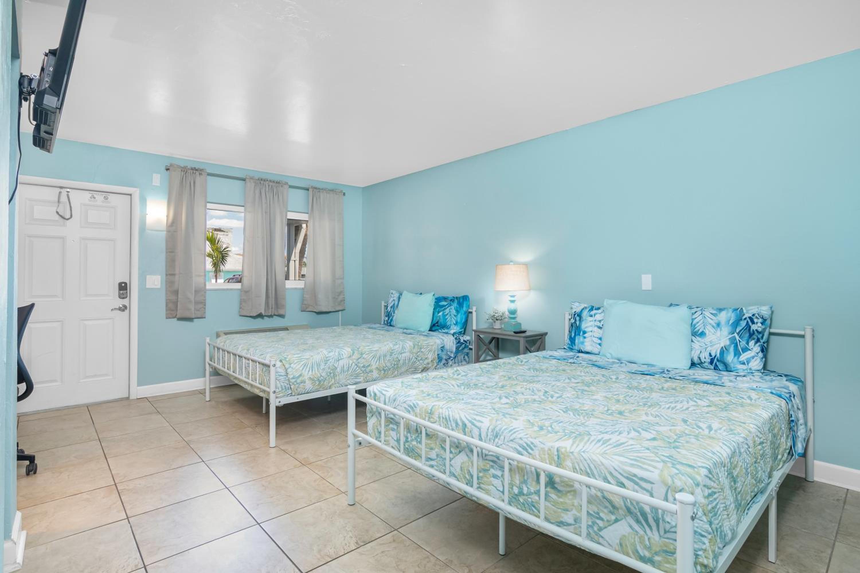 Queen Room with Two Queen Beds - Photo 1