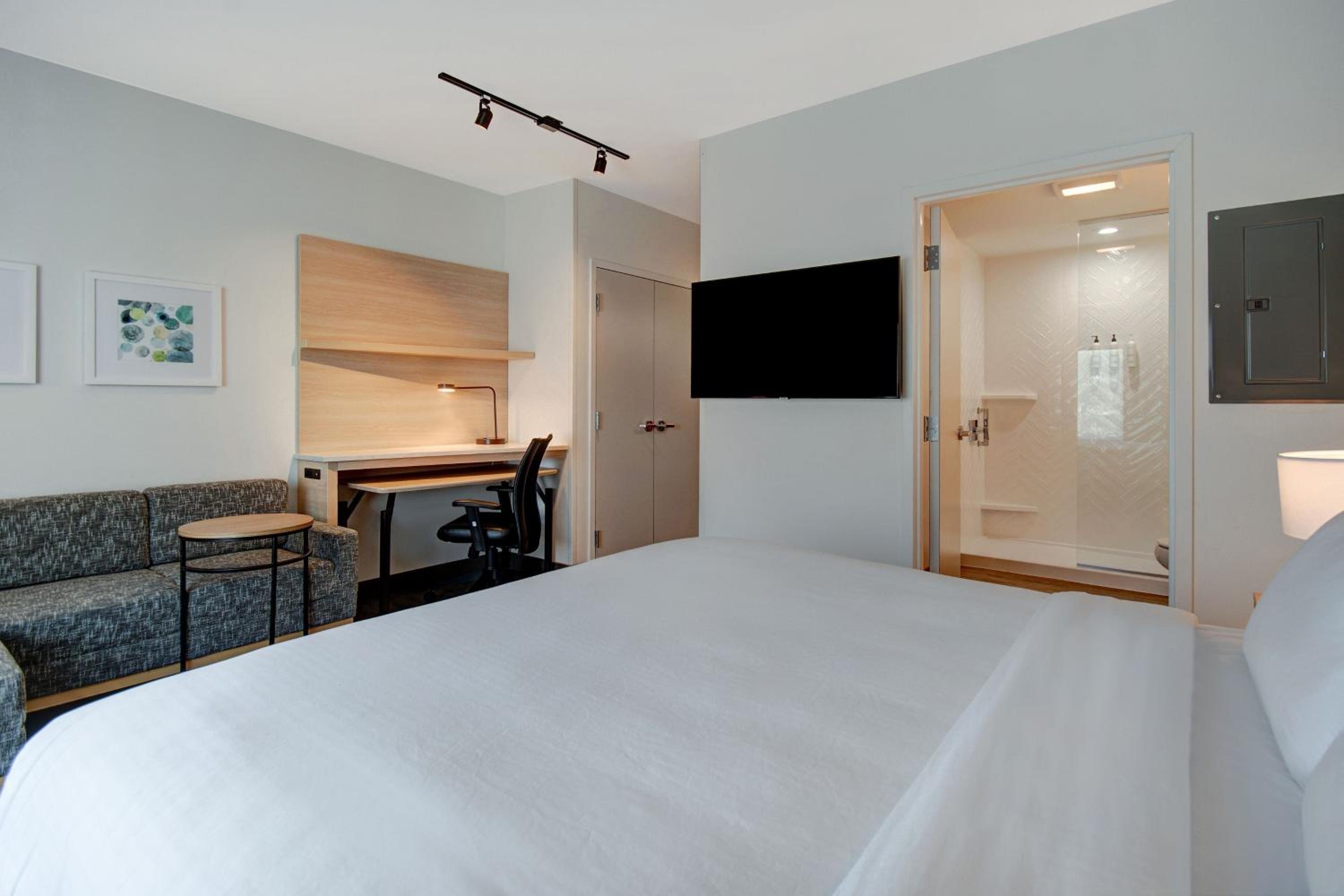 King Studio with Sofa Bed - Photo 1