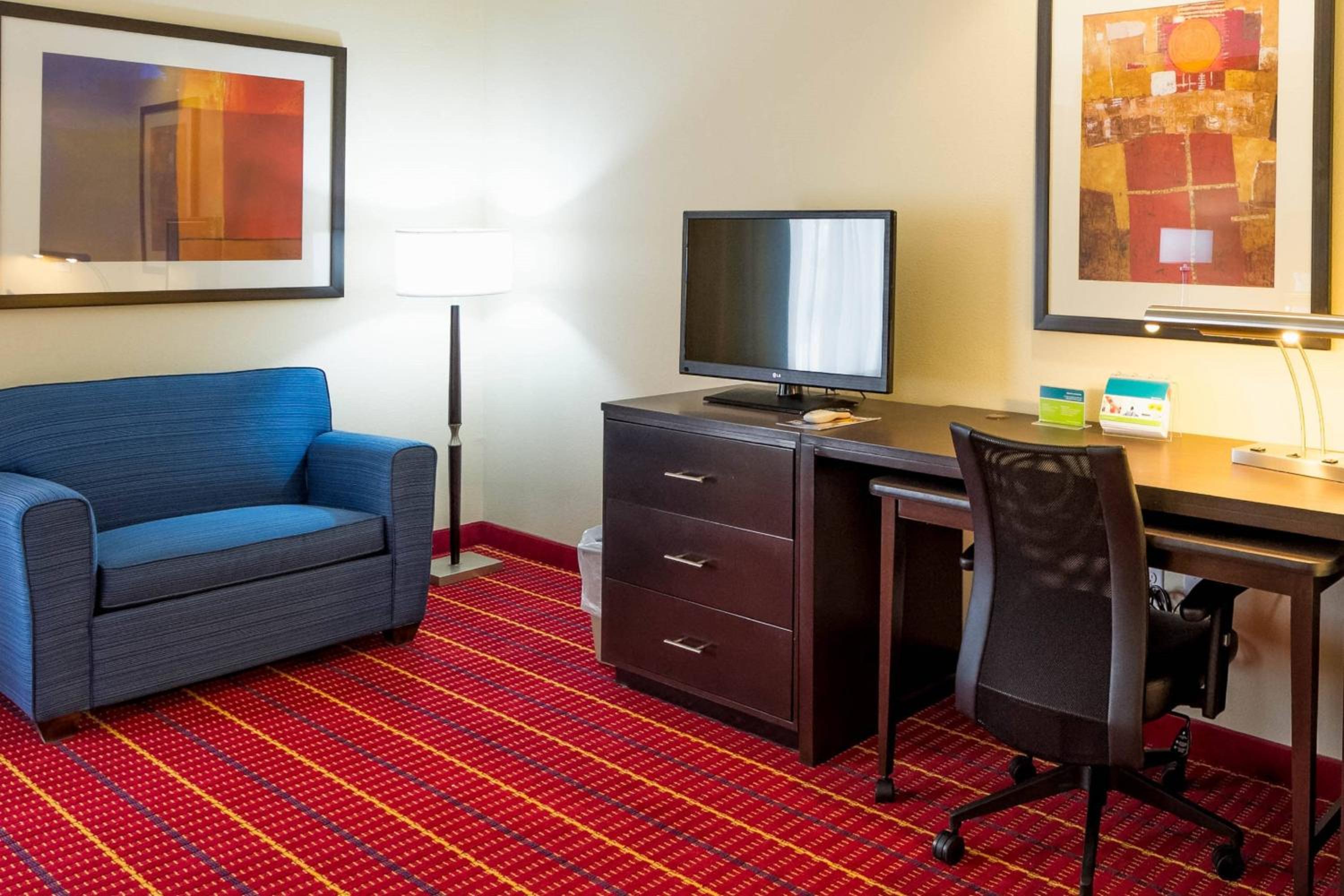 King Studio Suite with Sofa Bed and Adapted Tub - Mobility Accessible