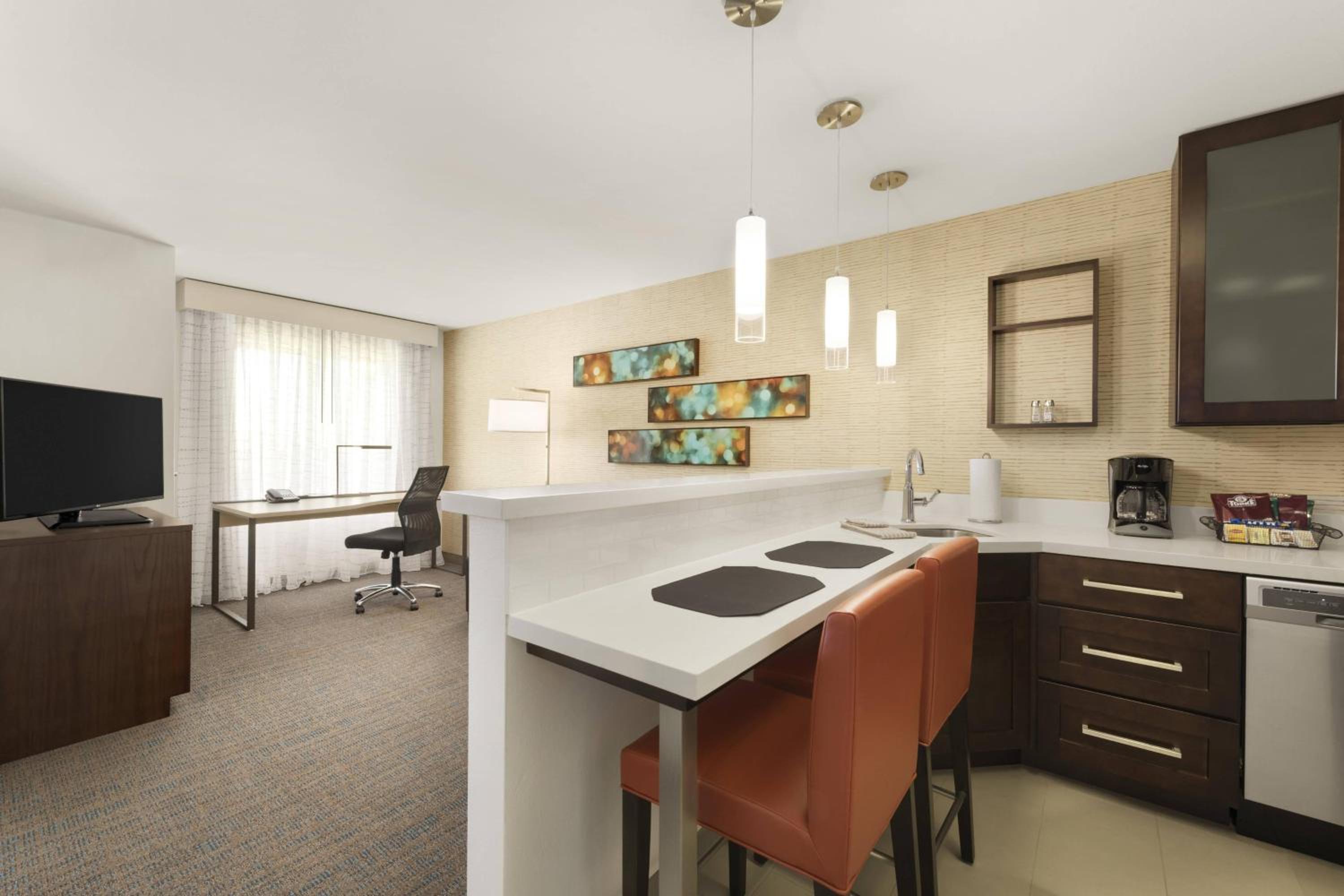 One-Bedroom King Suite photo 2