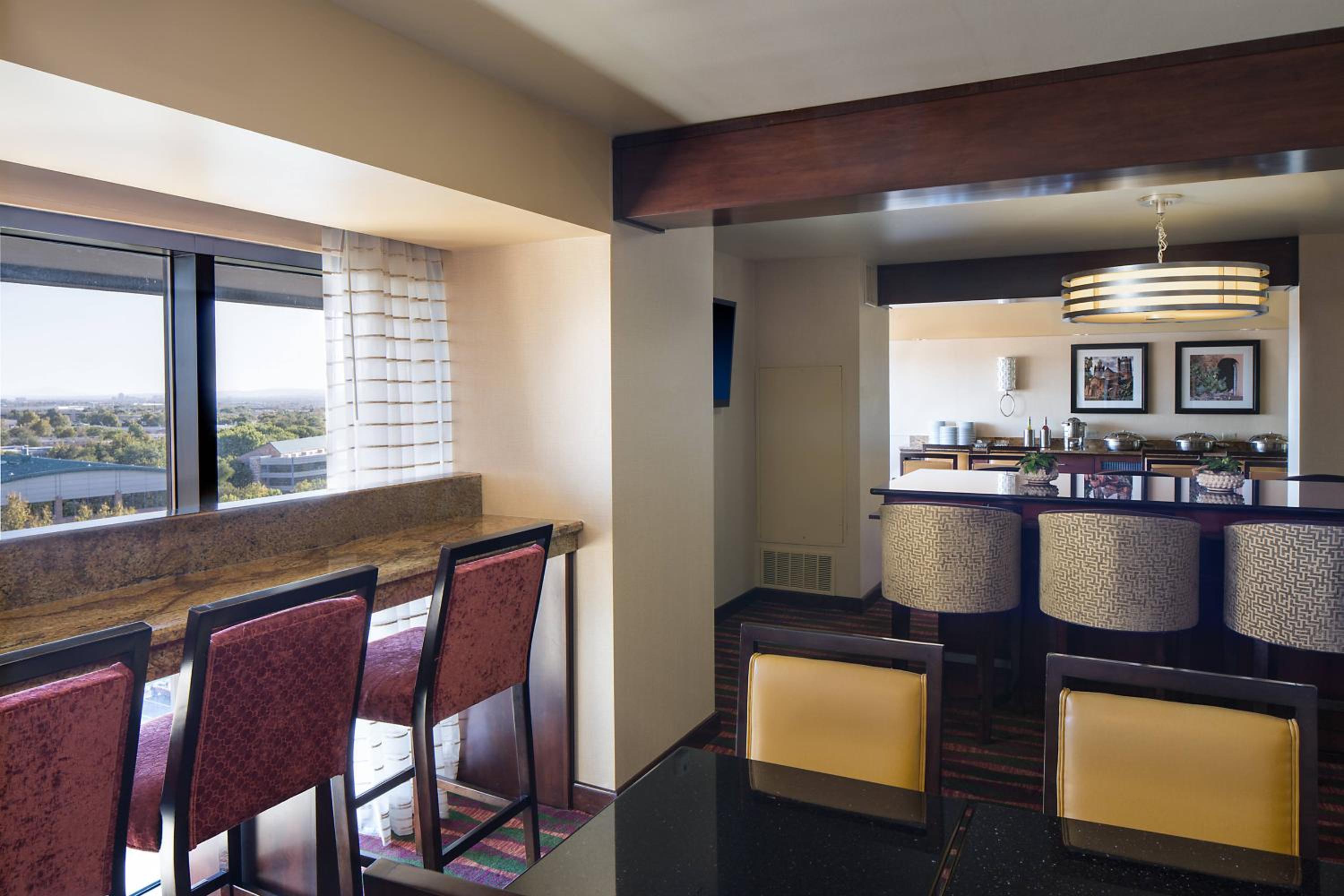  Concierge Level King Guest Room - Photo 2
