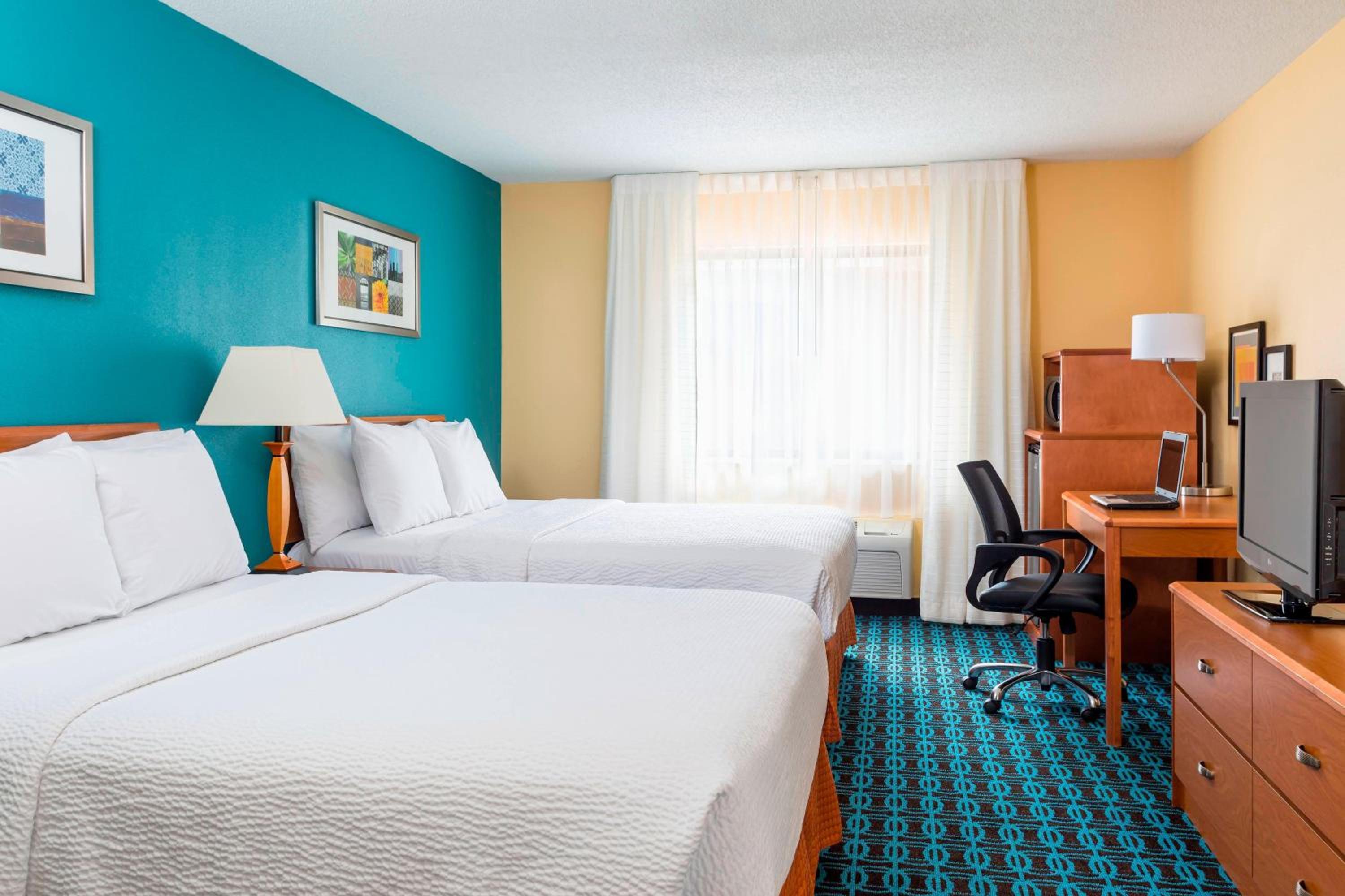 Queen Room with Two Queen Beds - Photo 1
