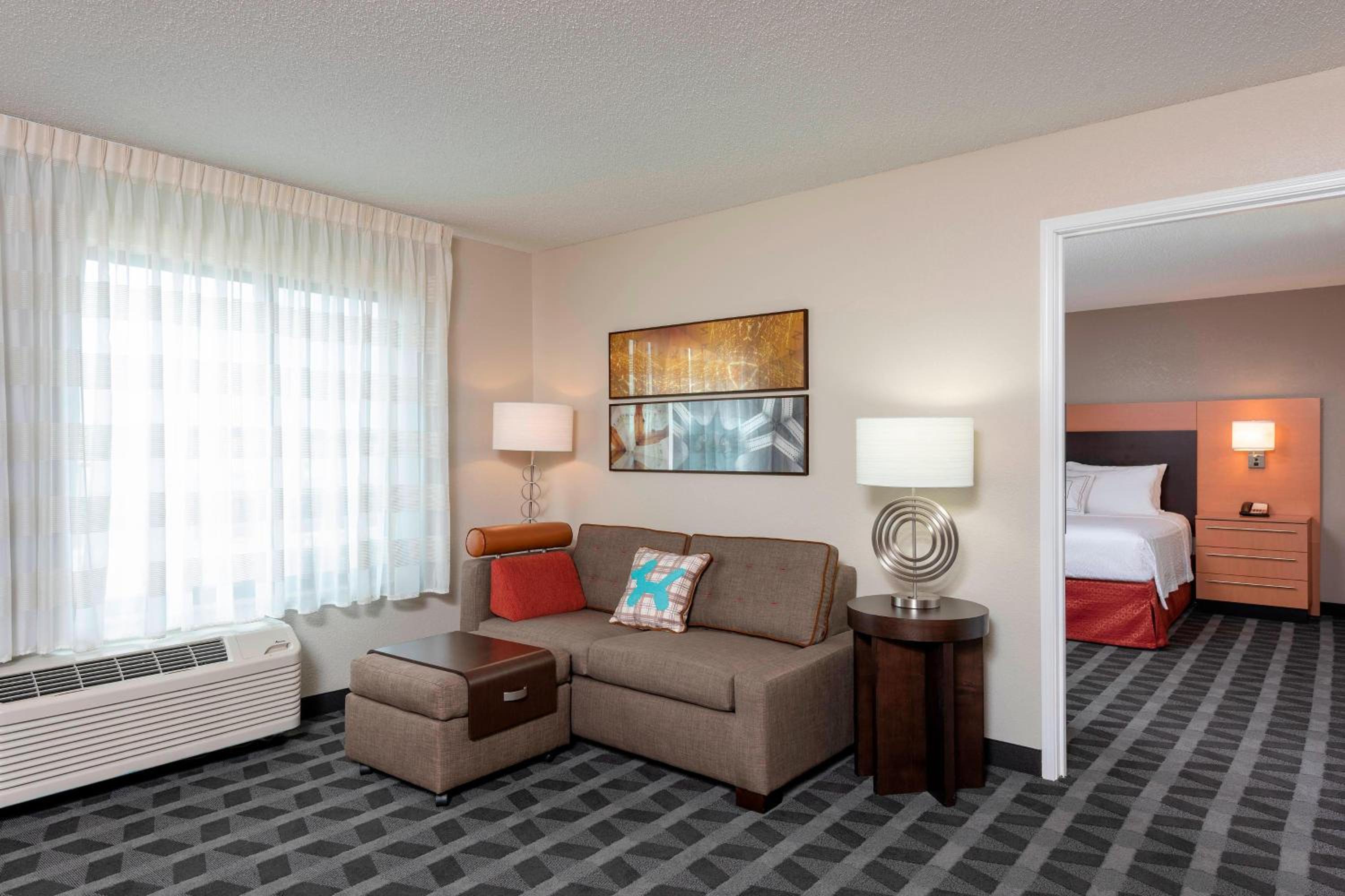 One-Bedroom Suite with Sofa Bed - Photo 3