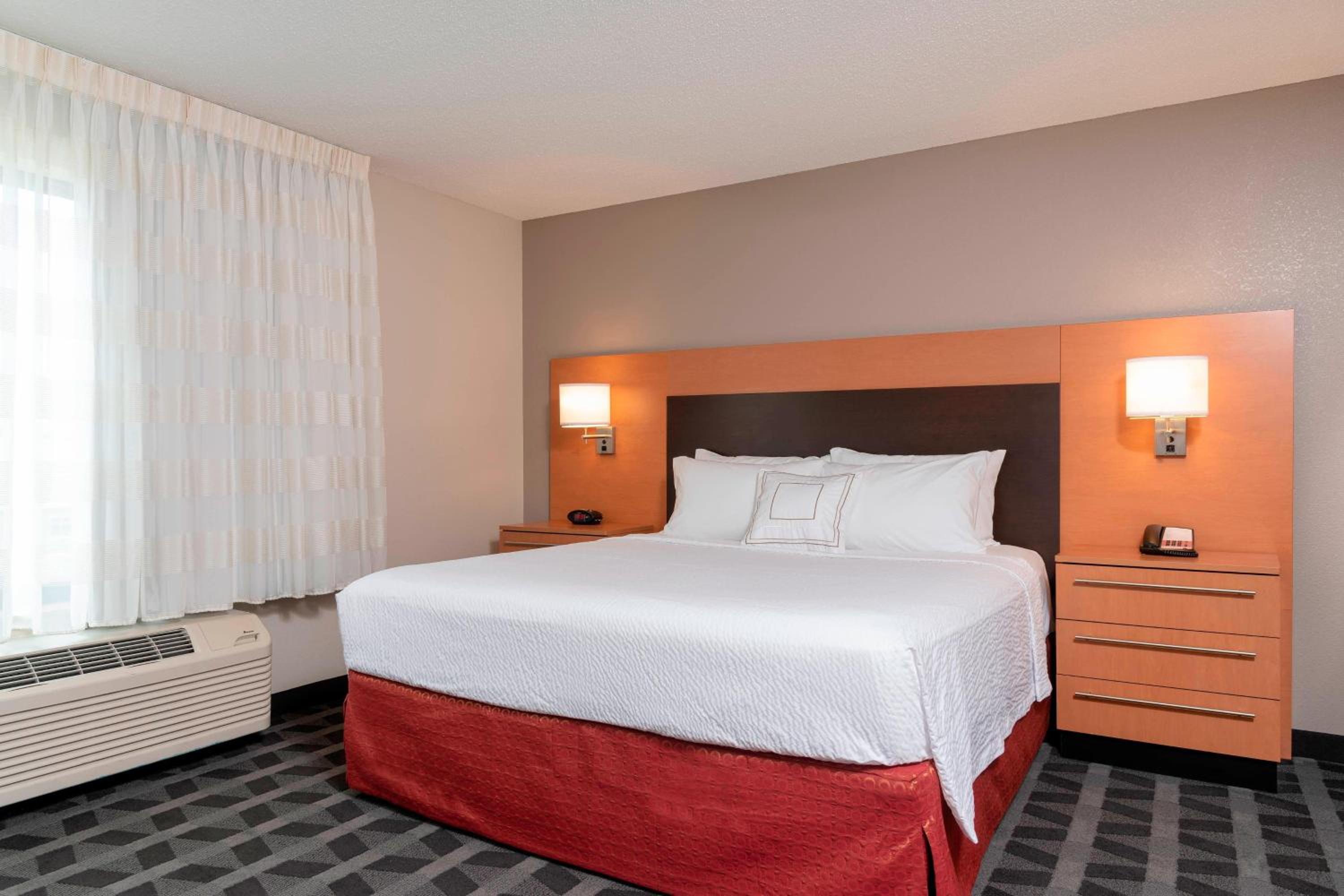 One-Bedroom Suite with Sofa Bed - Photo 2