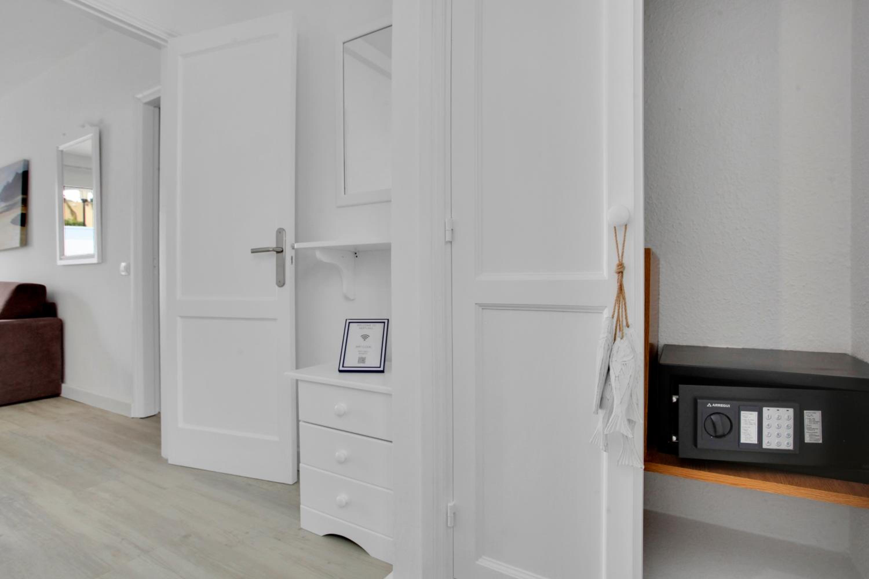 Apartamento con vista a la piscina
