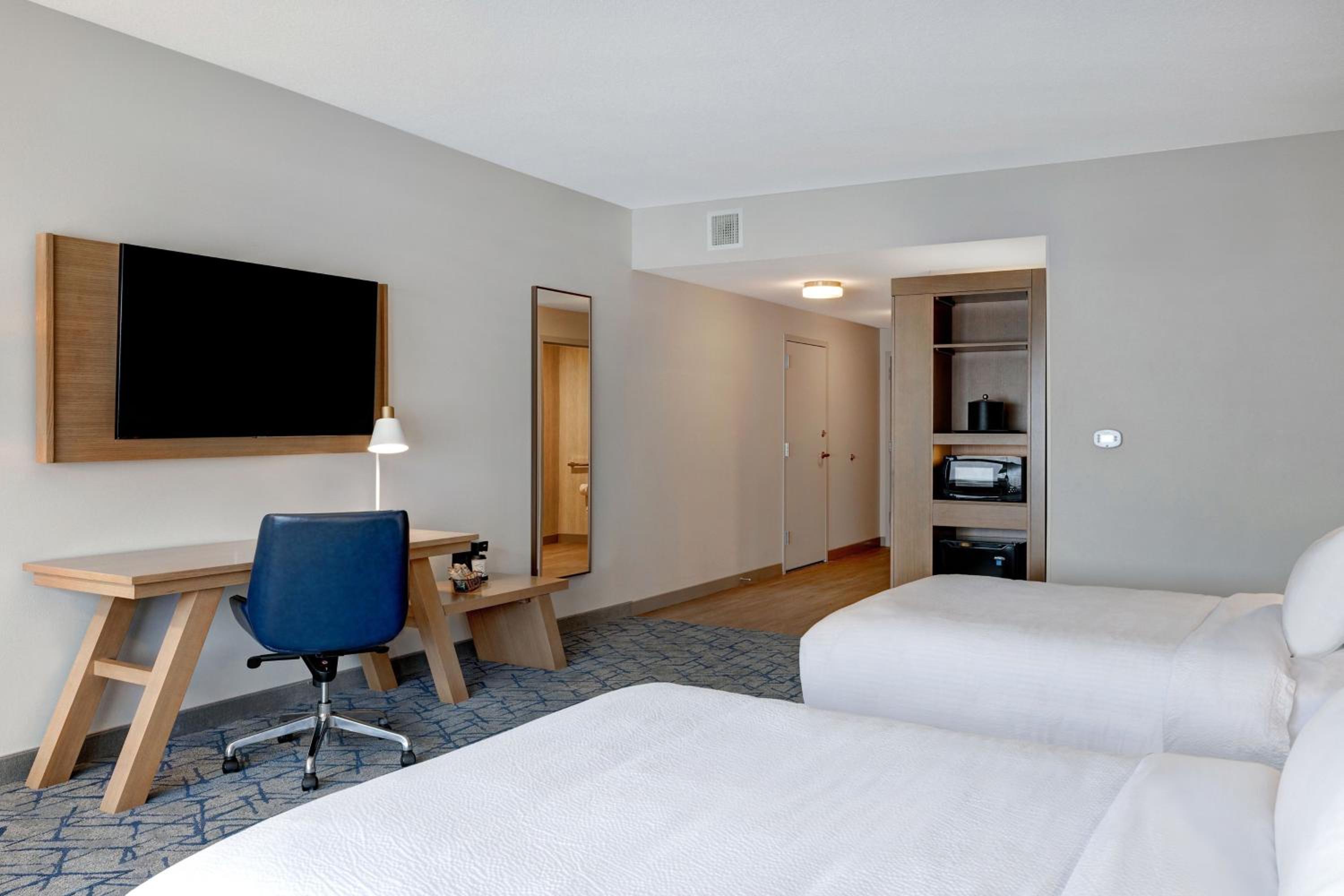 Queen Room with Two Queen Beds - Hearing Accessible - Photo 2