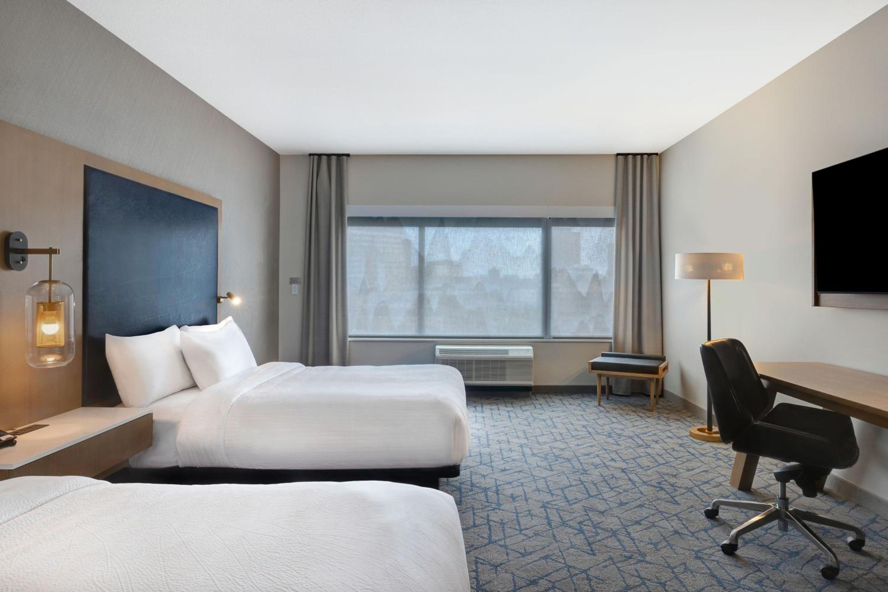 Queen Room with Two Queen Beds - Hearing Accessible - Photo 3