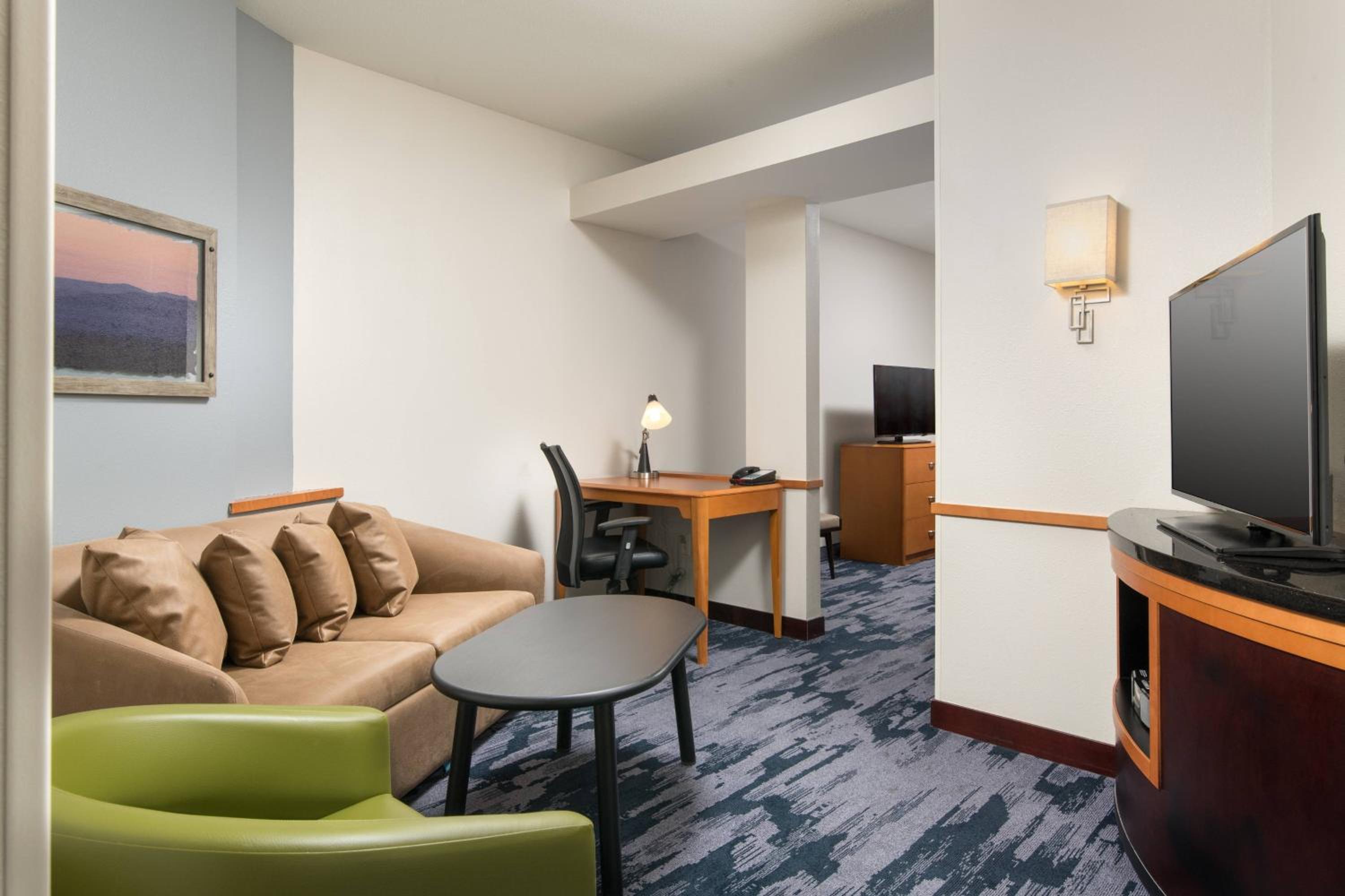 Queen Studio