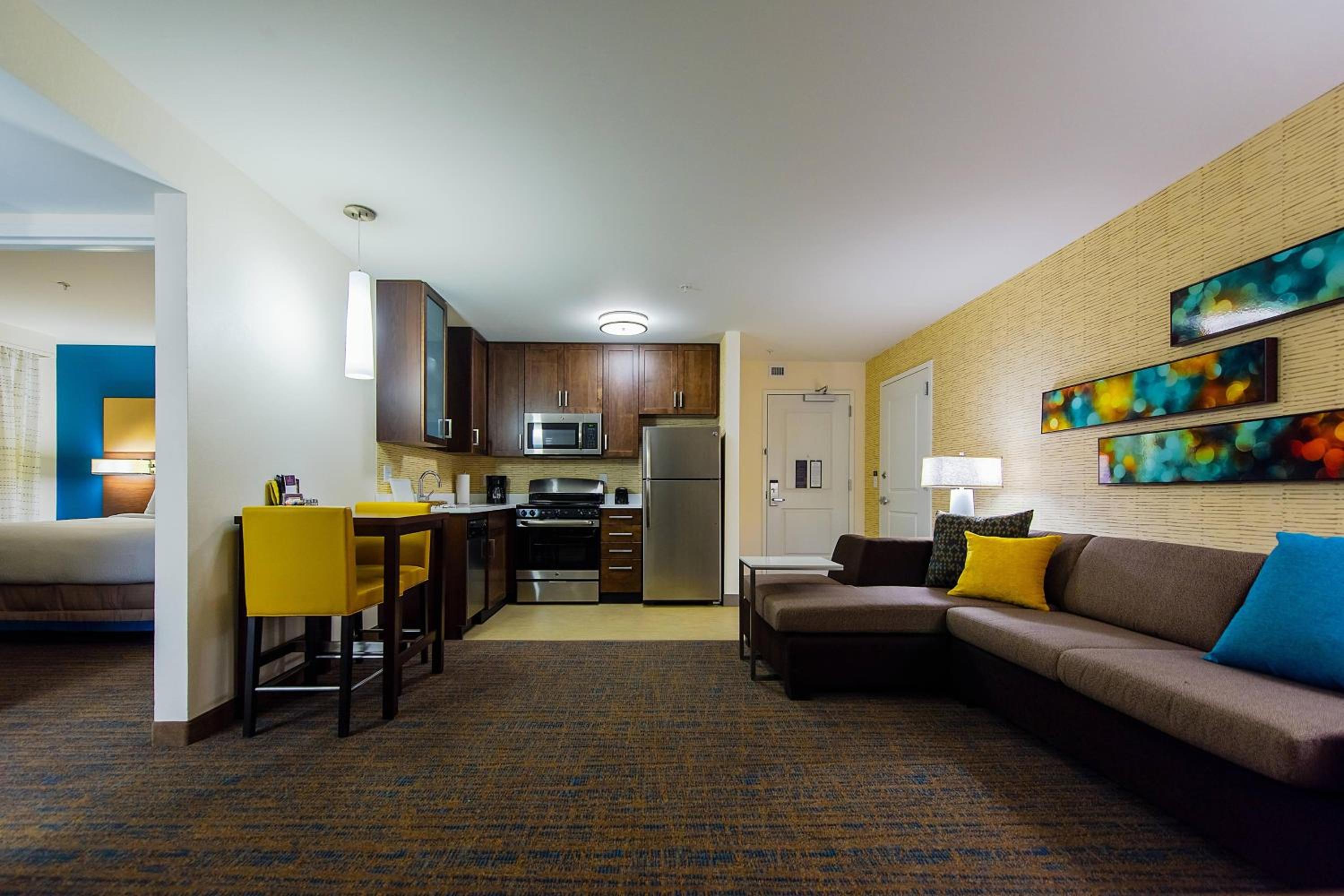 One-Bedroom Suite with Sofa Bed photo 1