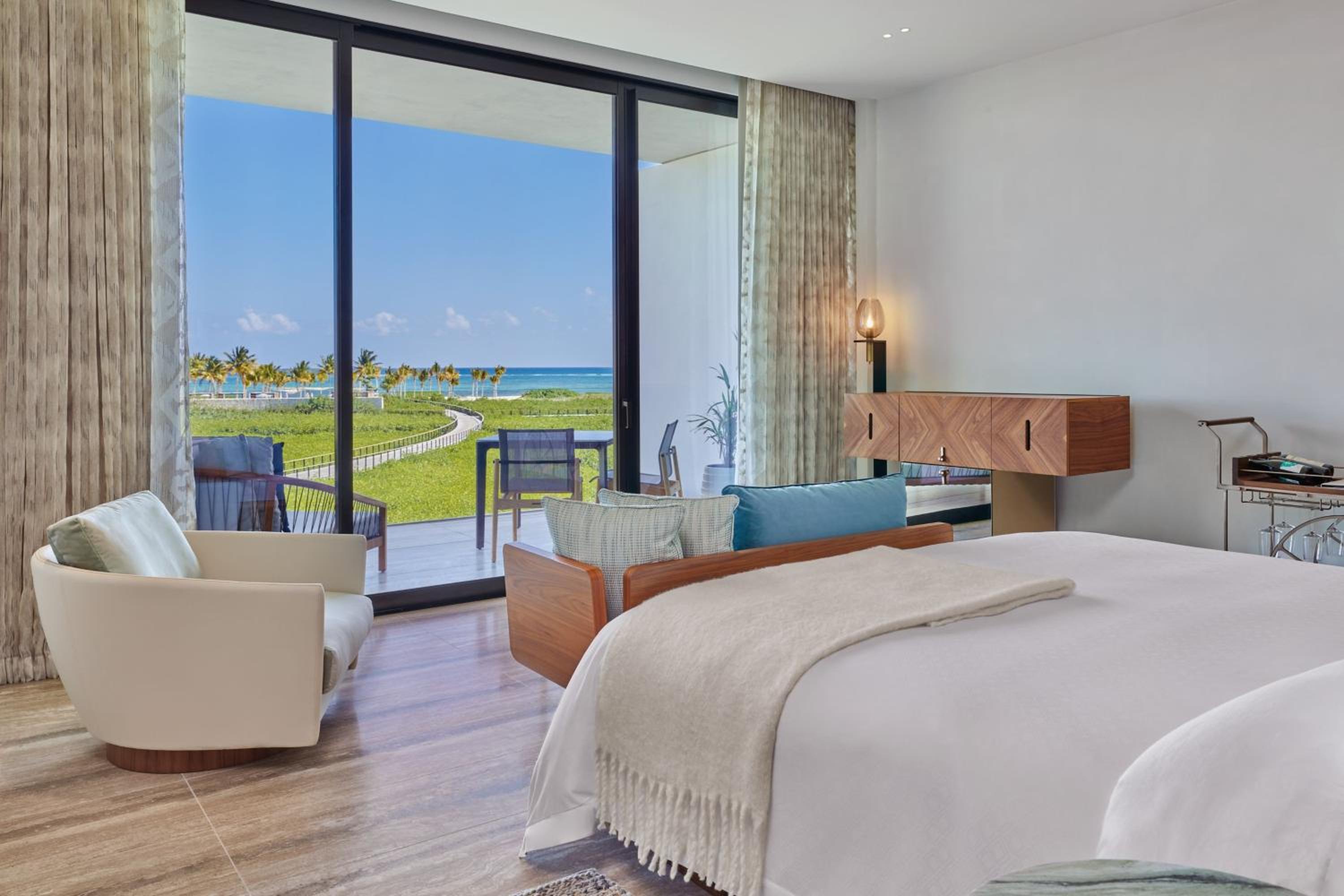Deluxe King Room with Ocean View and Terrace - Photo 1