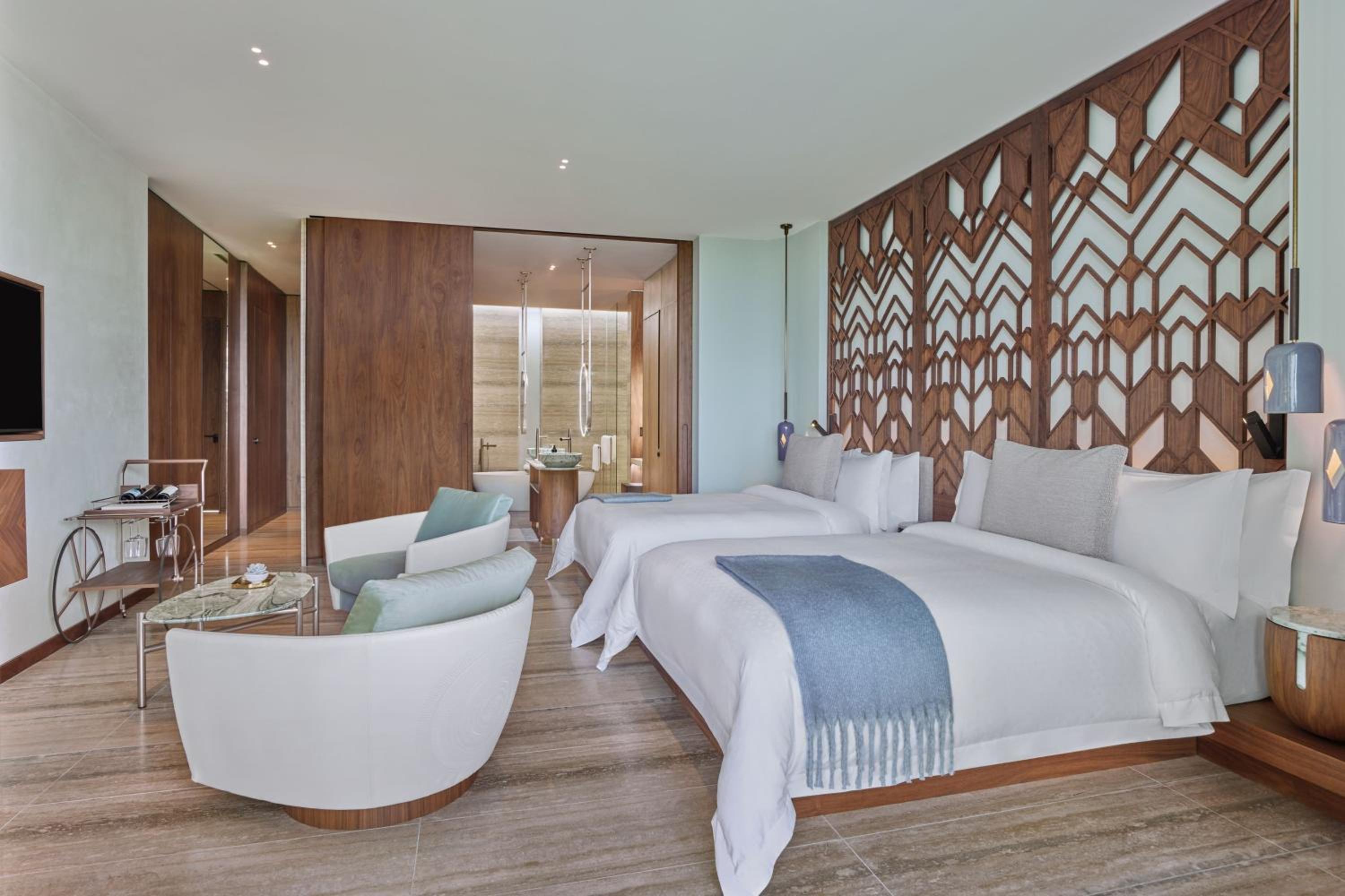 Deluxe Queen Room with Two Queen Beds, Ocean View and Terrace - Photo 6