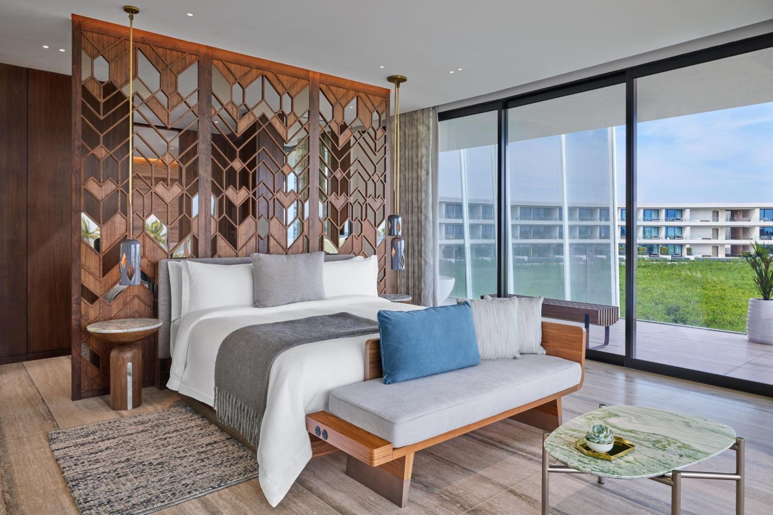 Caroline Astor Corner King Suite with Ocean View - Photo 1