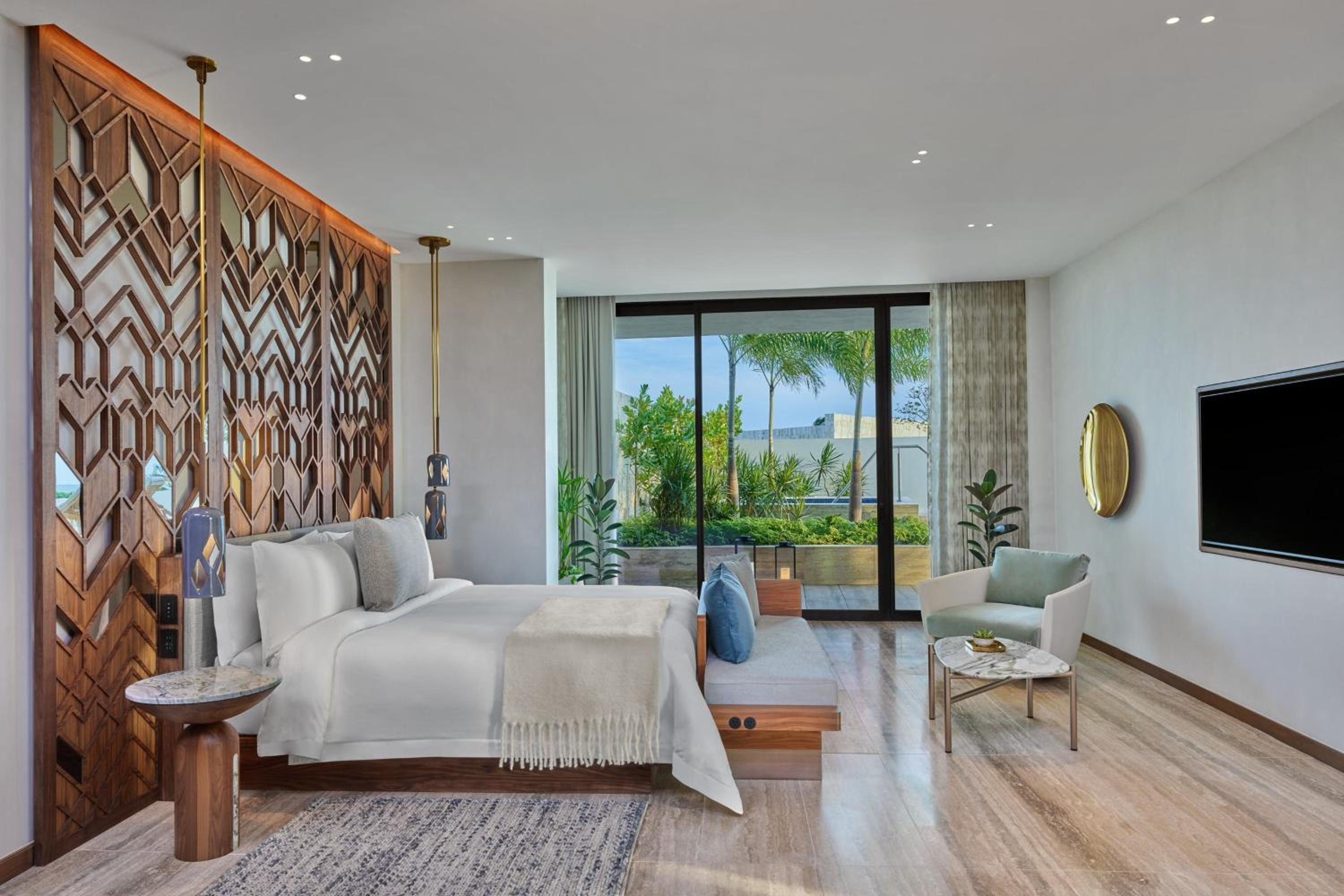 John Jacob Astor Corner King Suite with Ocean View - Photo 1