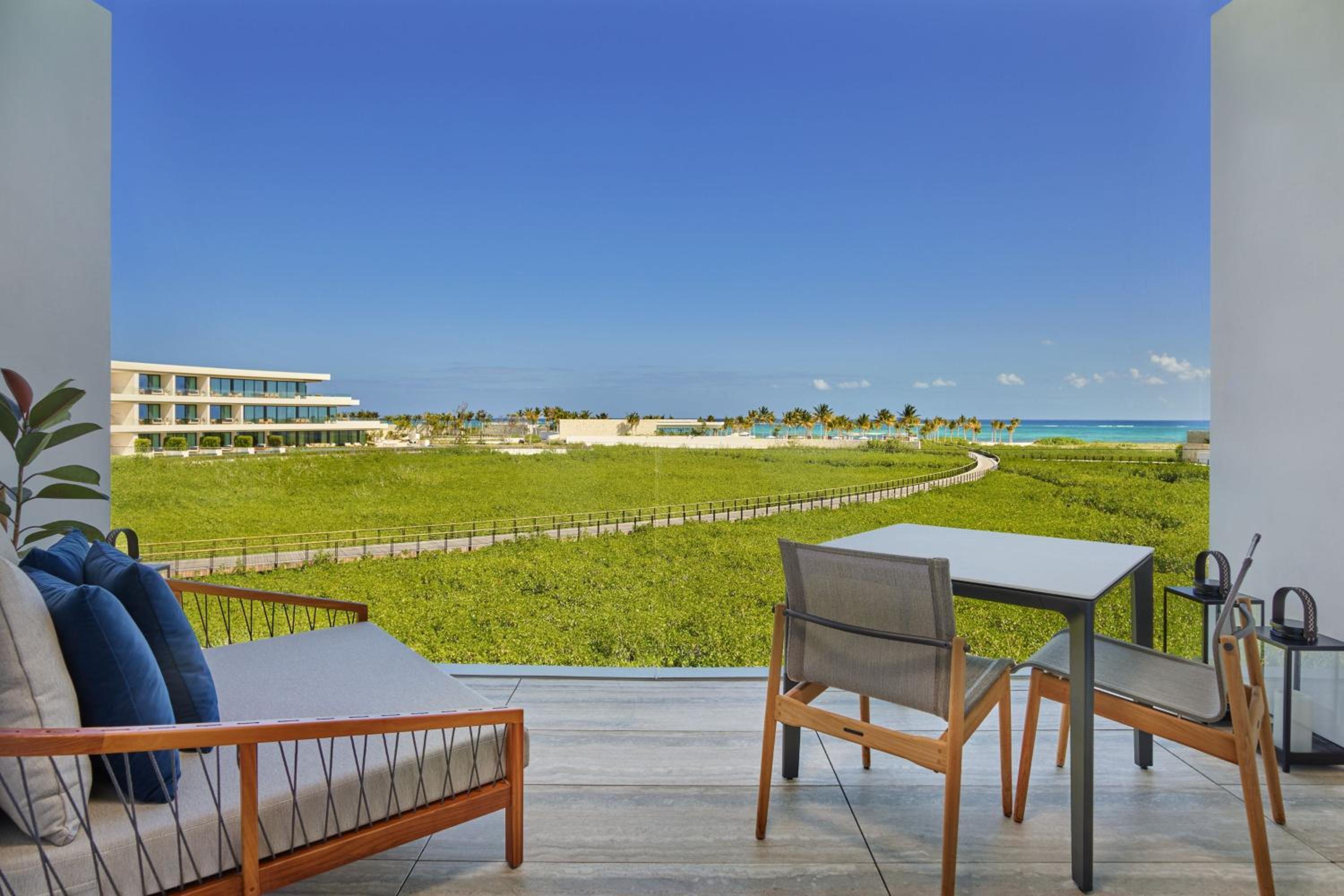 Deluxe King Room with Ocean View and Terrace - Photo 3