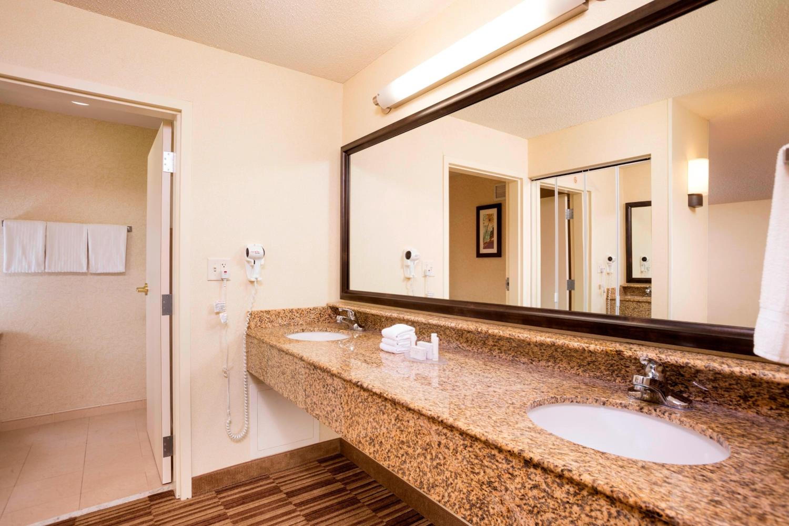 King Suite - Photo 3