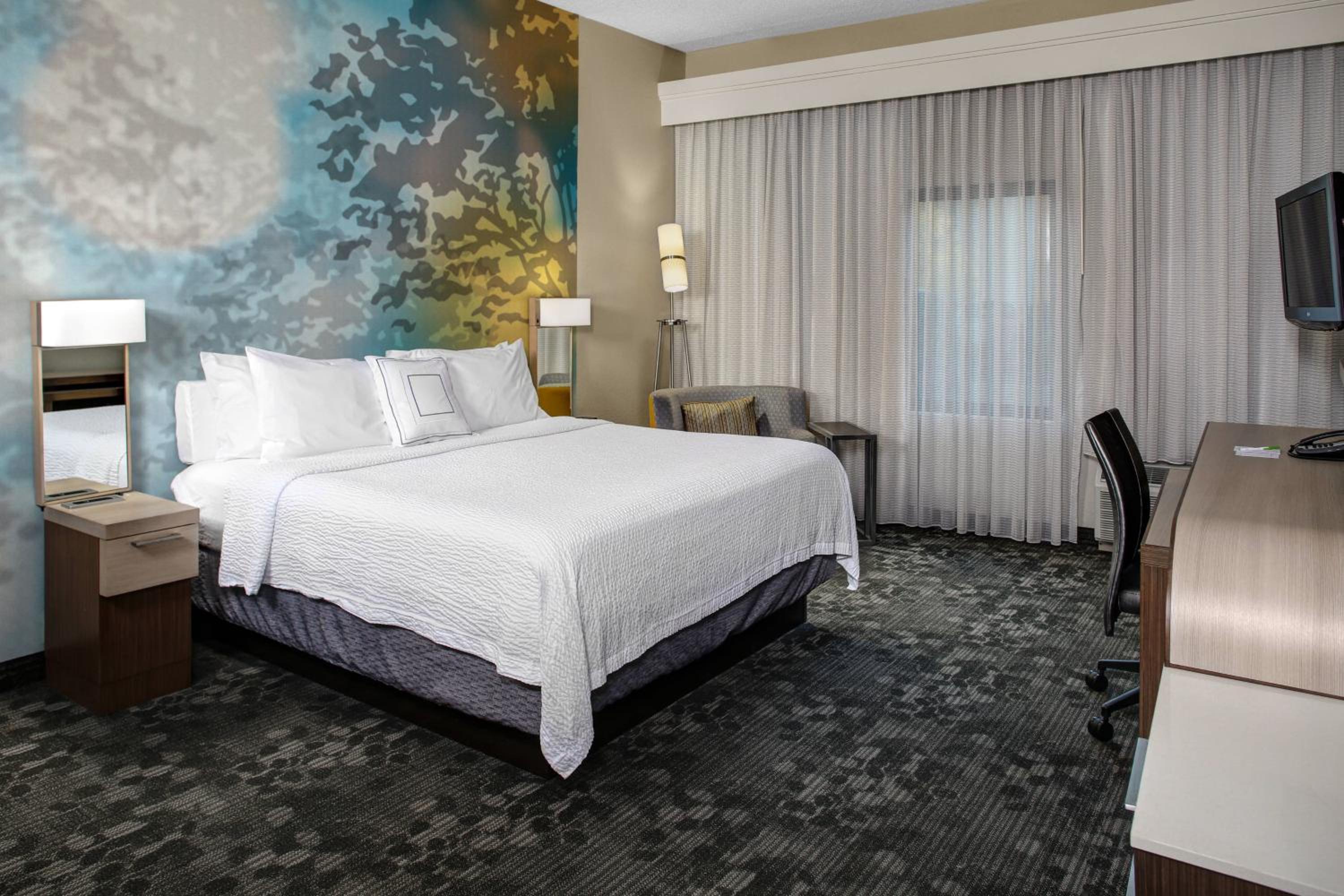 King Room with Sofa Bed - Photo 1