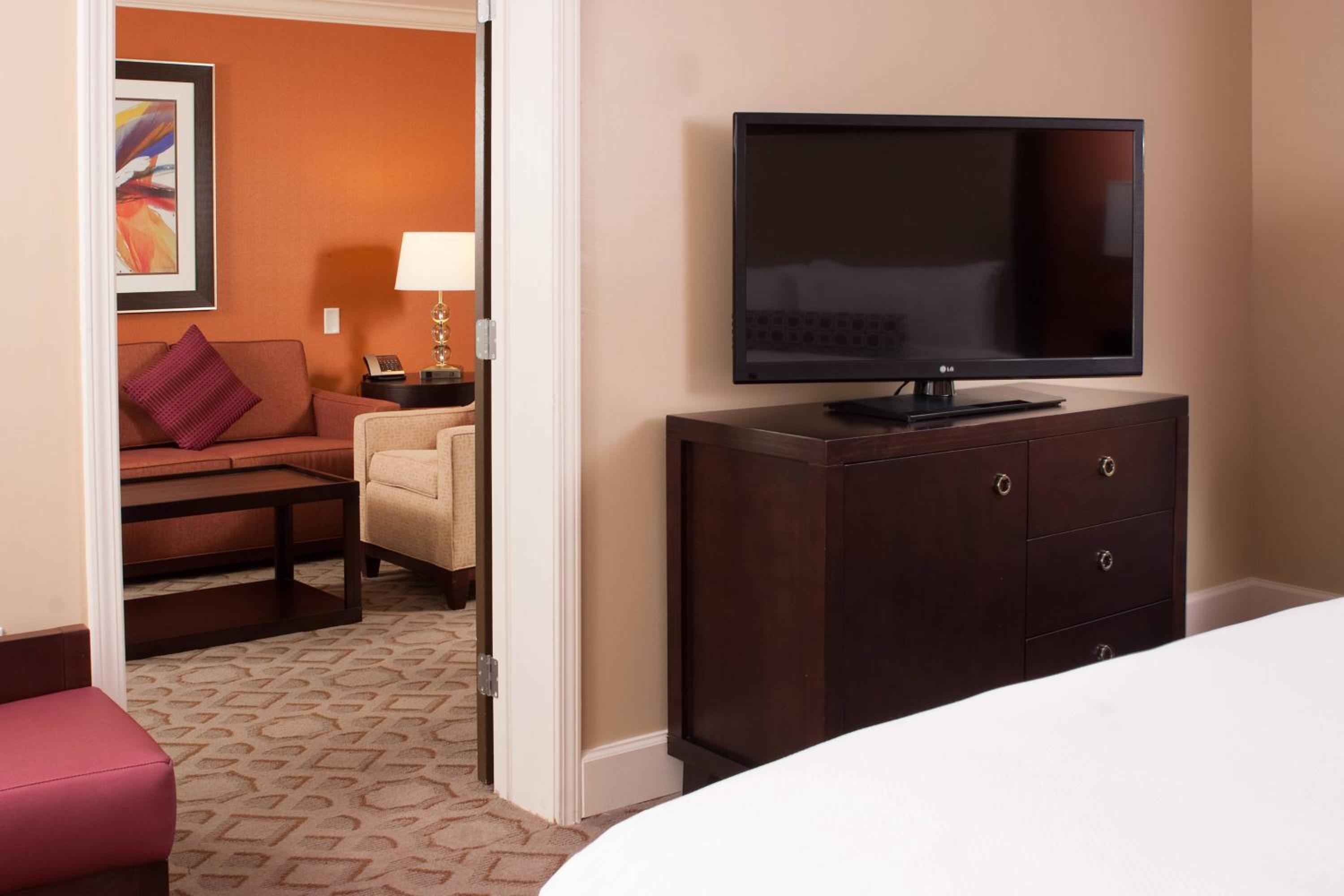 Queen Room with Two Queen Beds and Adapted Tub - Mobility and Hearing Accessible