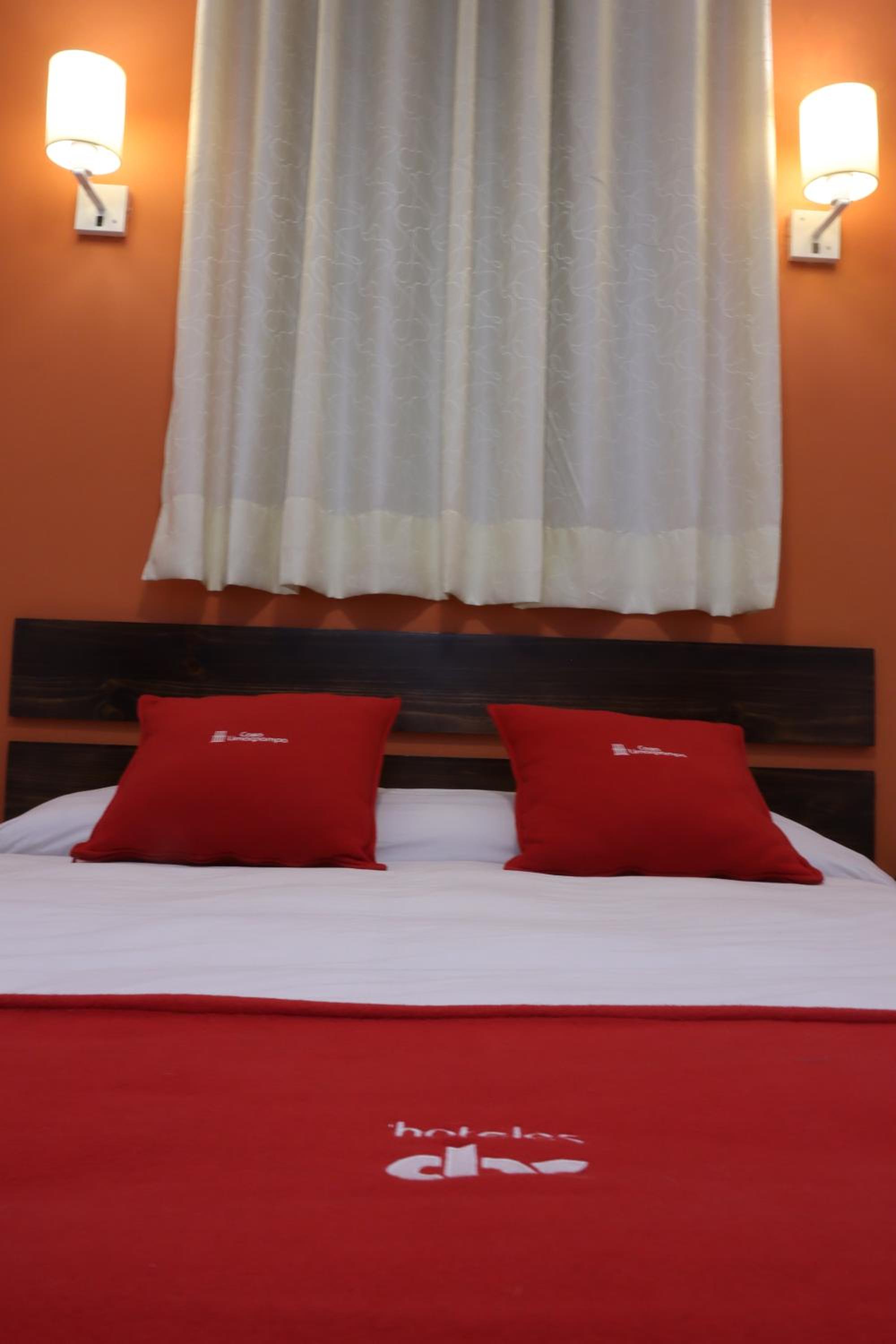 Standard Queen Room photo 2