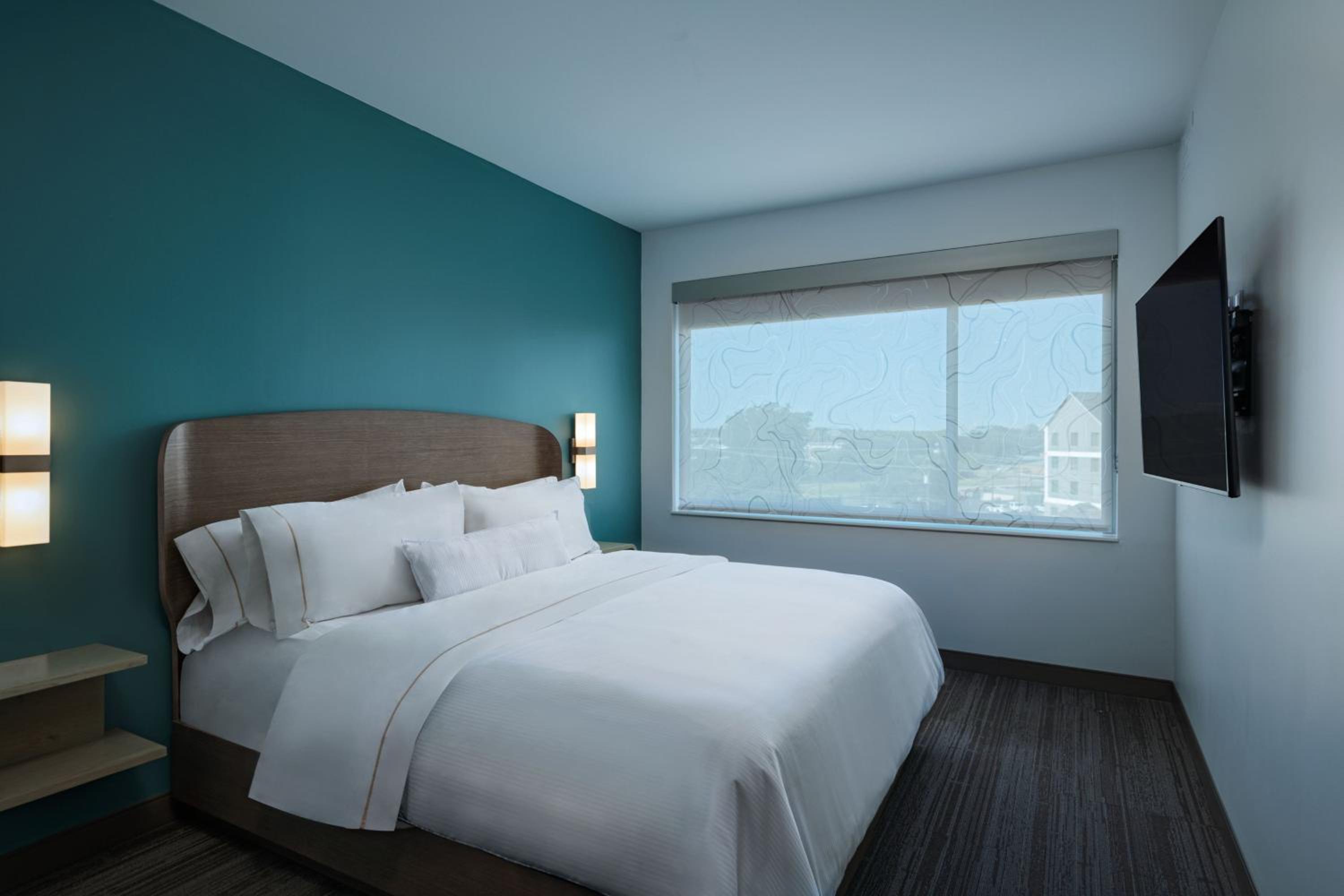 One-Bedroom King Suite with Sofa Bed - Photo 1