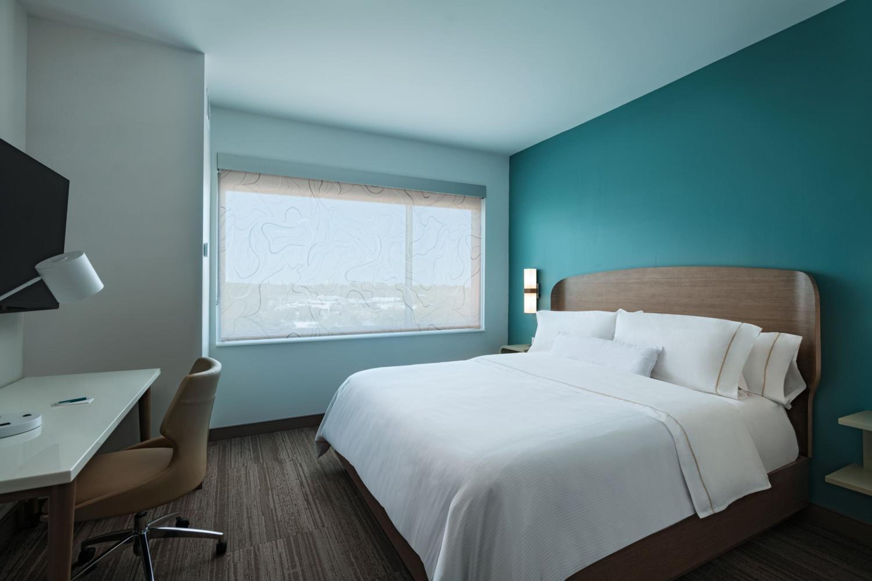 Standard King Room - Photo 3