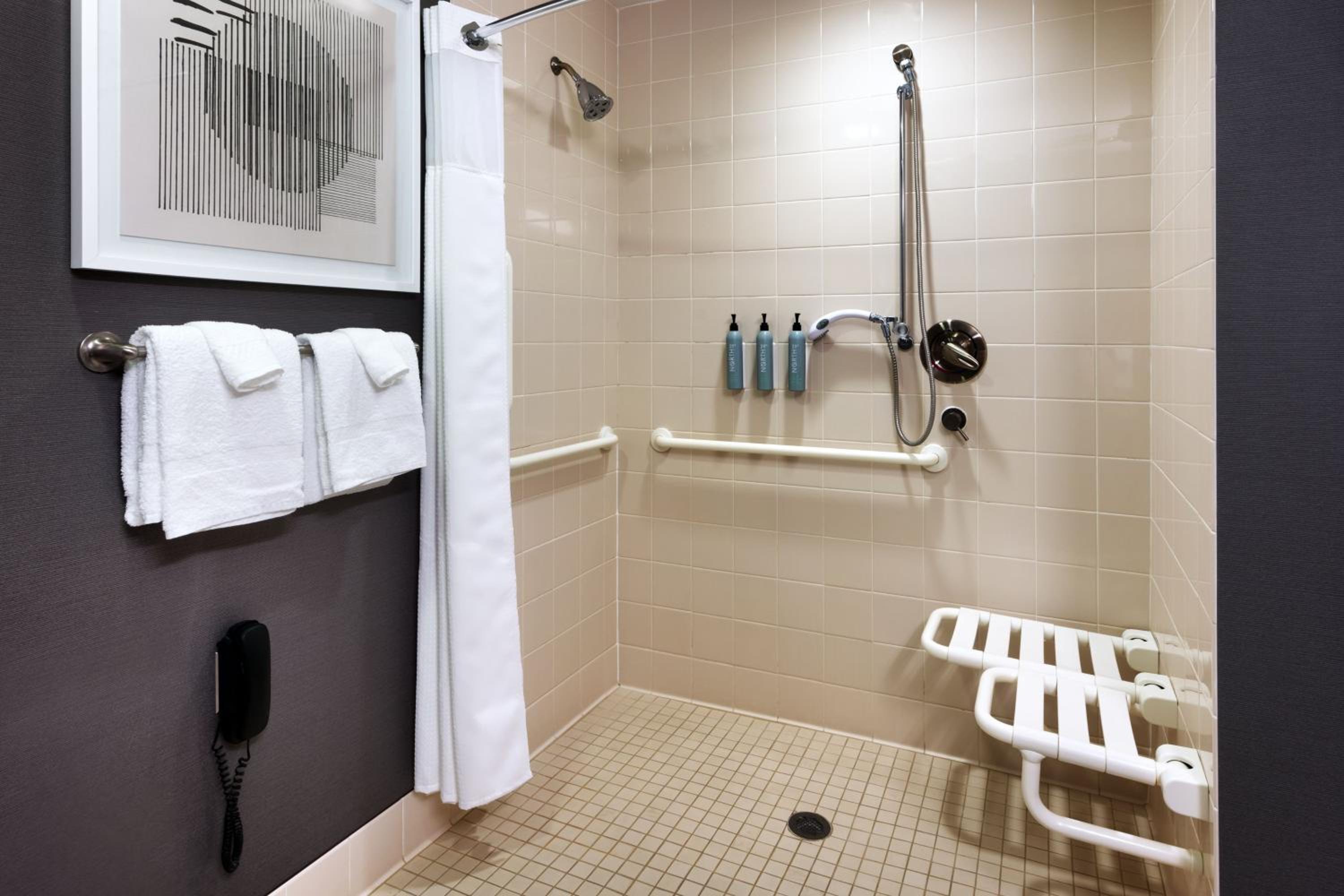 Queen Room with Two Queen Beds - Hearing Accessible photo 3