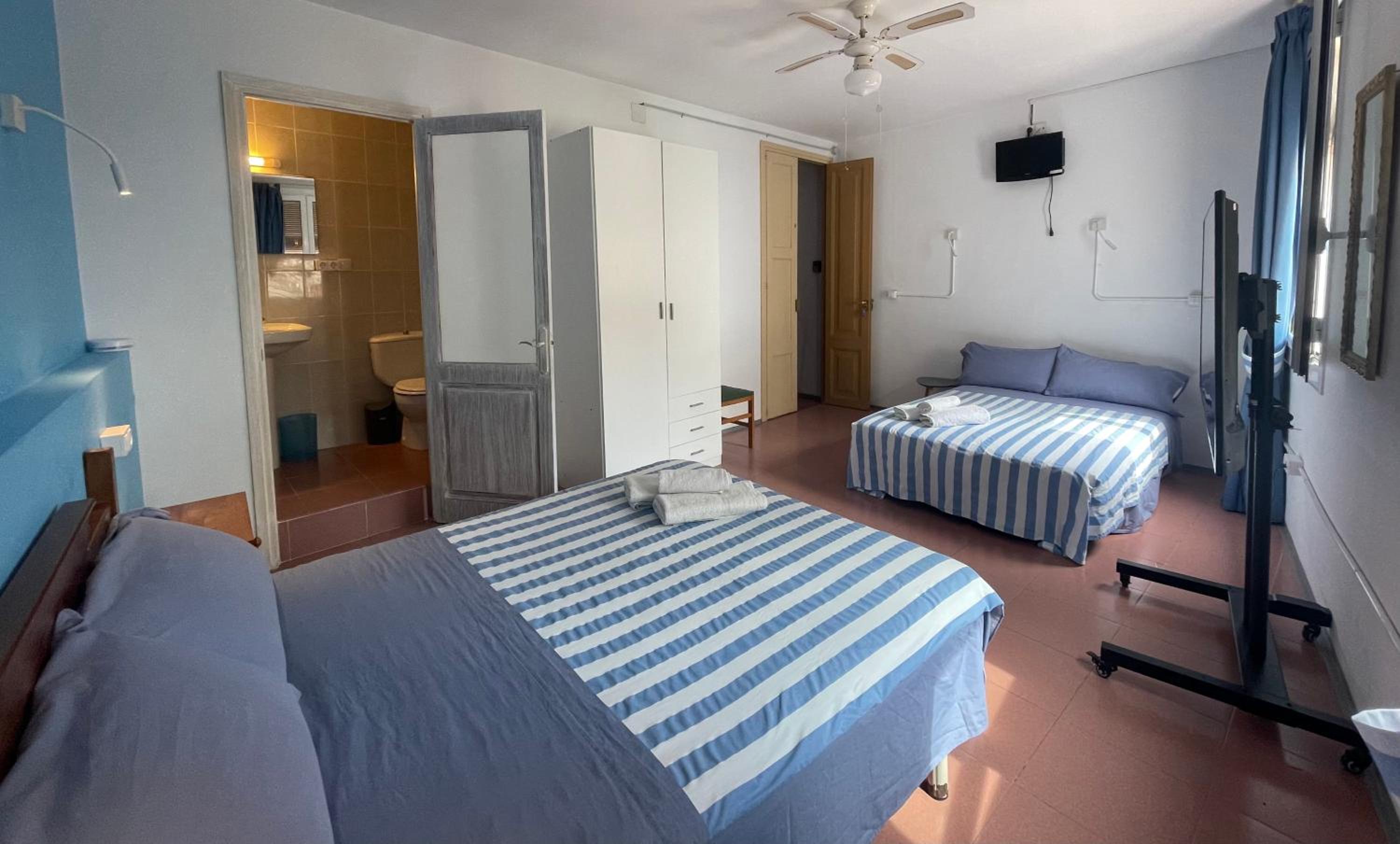 Comfort Quadruple Room - Photo 10