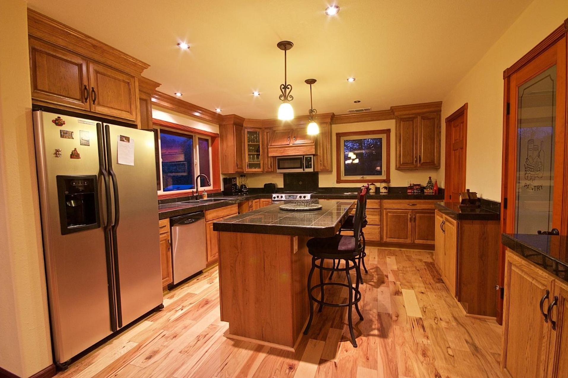 Three-Bedroom House photo 3