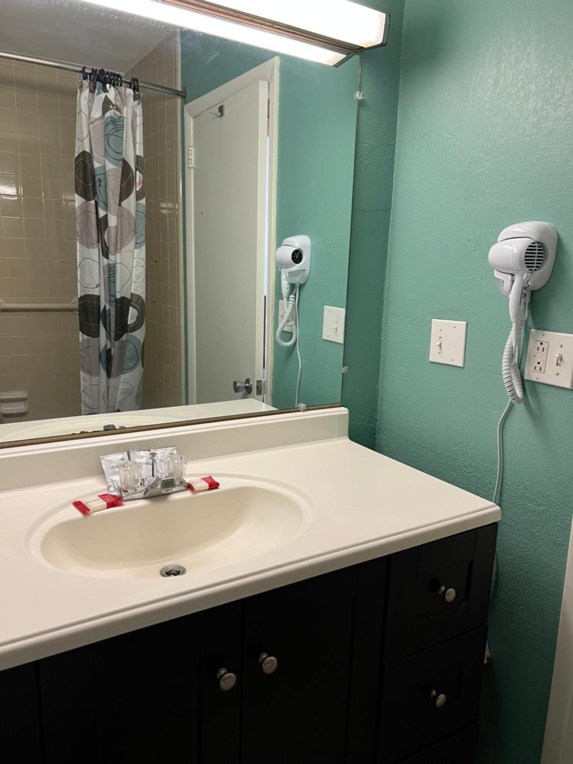 Double Room with Two Double Beds - Non-Smoking photo 2