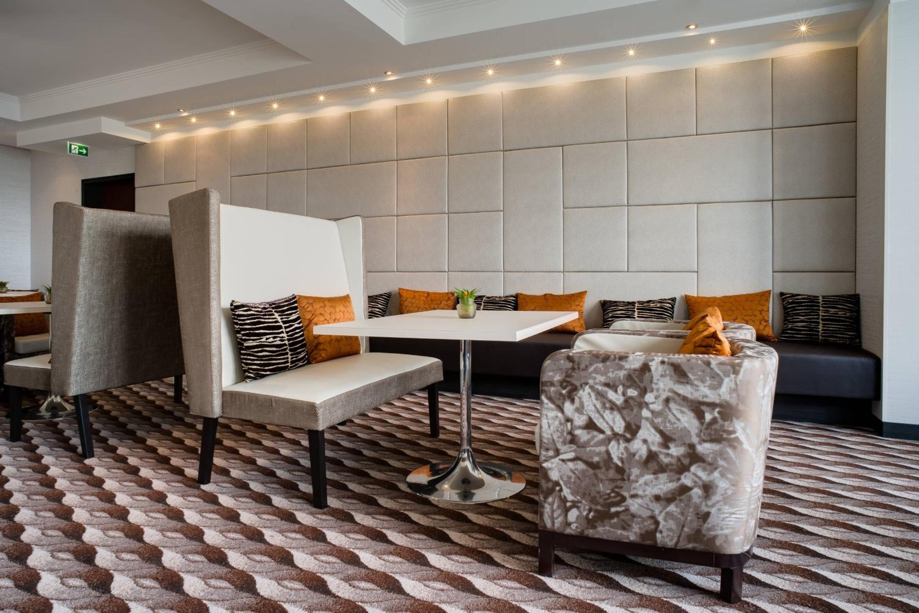 Larger Executive Twin Room thumbnail 6