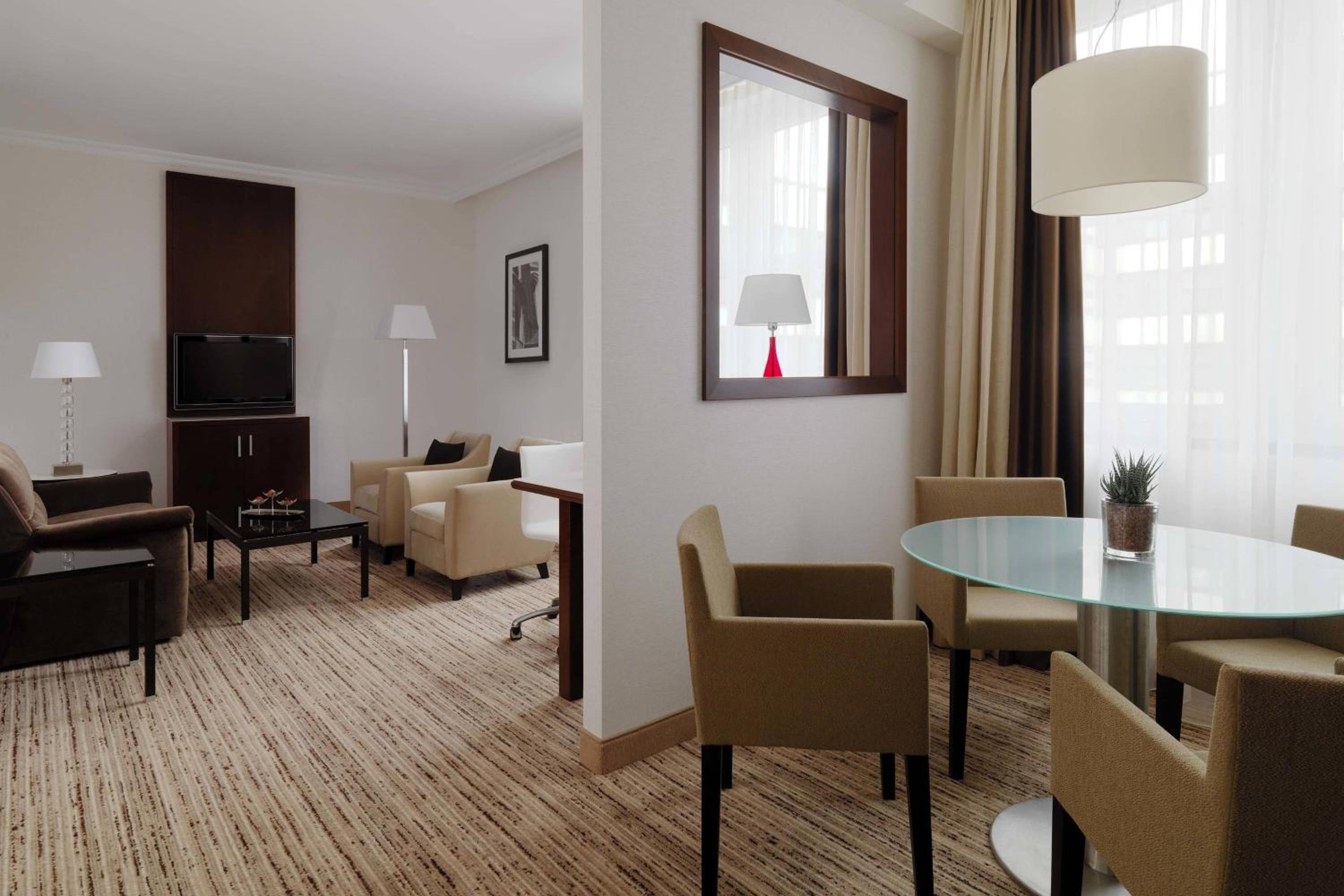 One-Bedroom Grand Suite